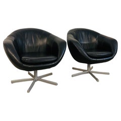 Retro Pair Mid Century Modern Swiveling Leather Pod Chairs