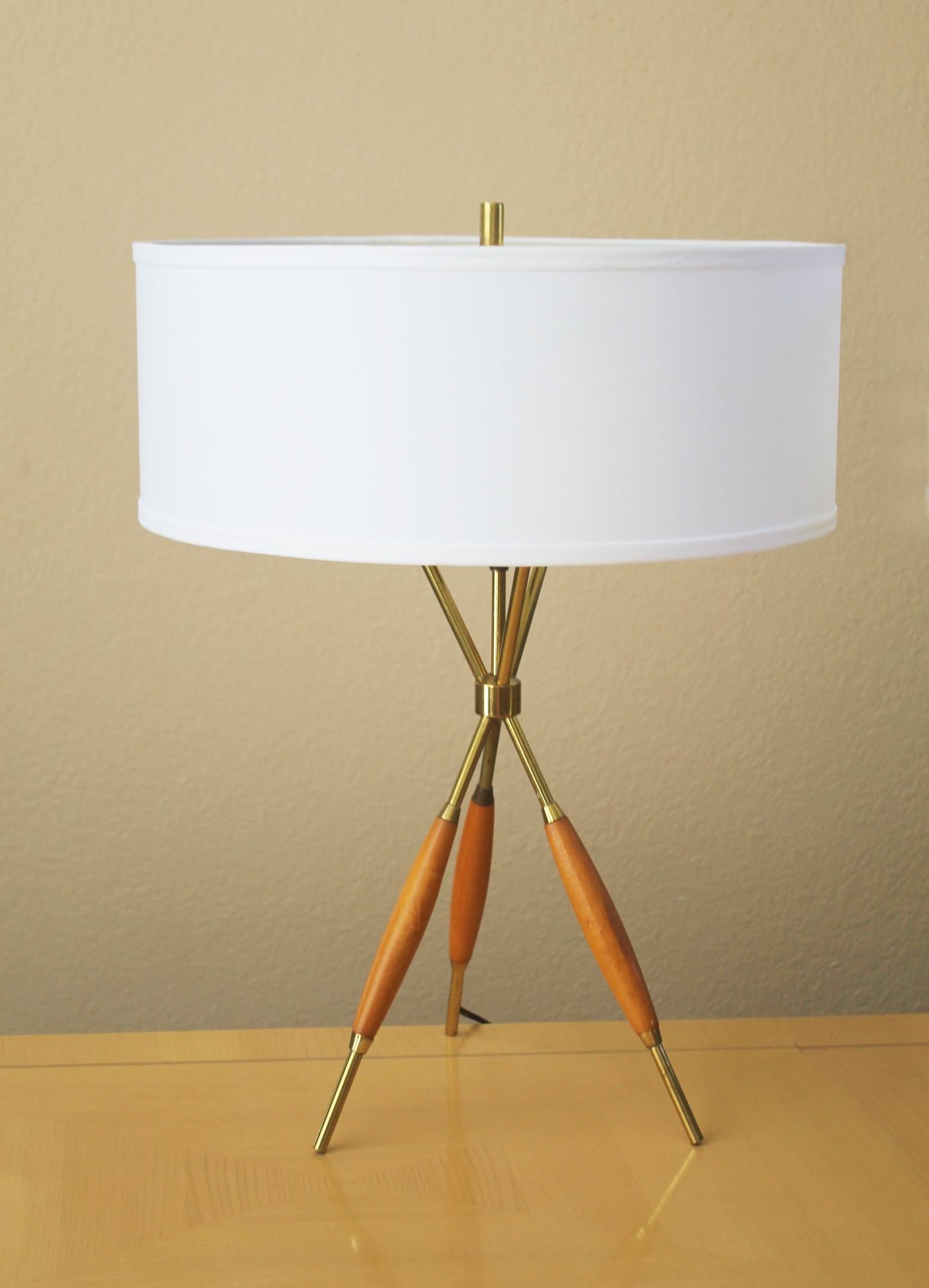 Mid-Century Modern Paire de lampes tripodes Modernity Lightolier Gerald Thurston Atomic 1950s en vente