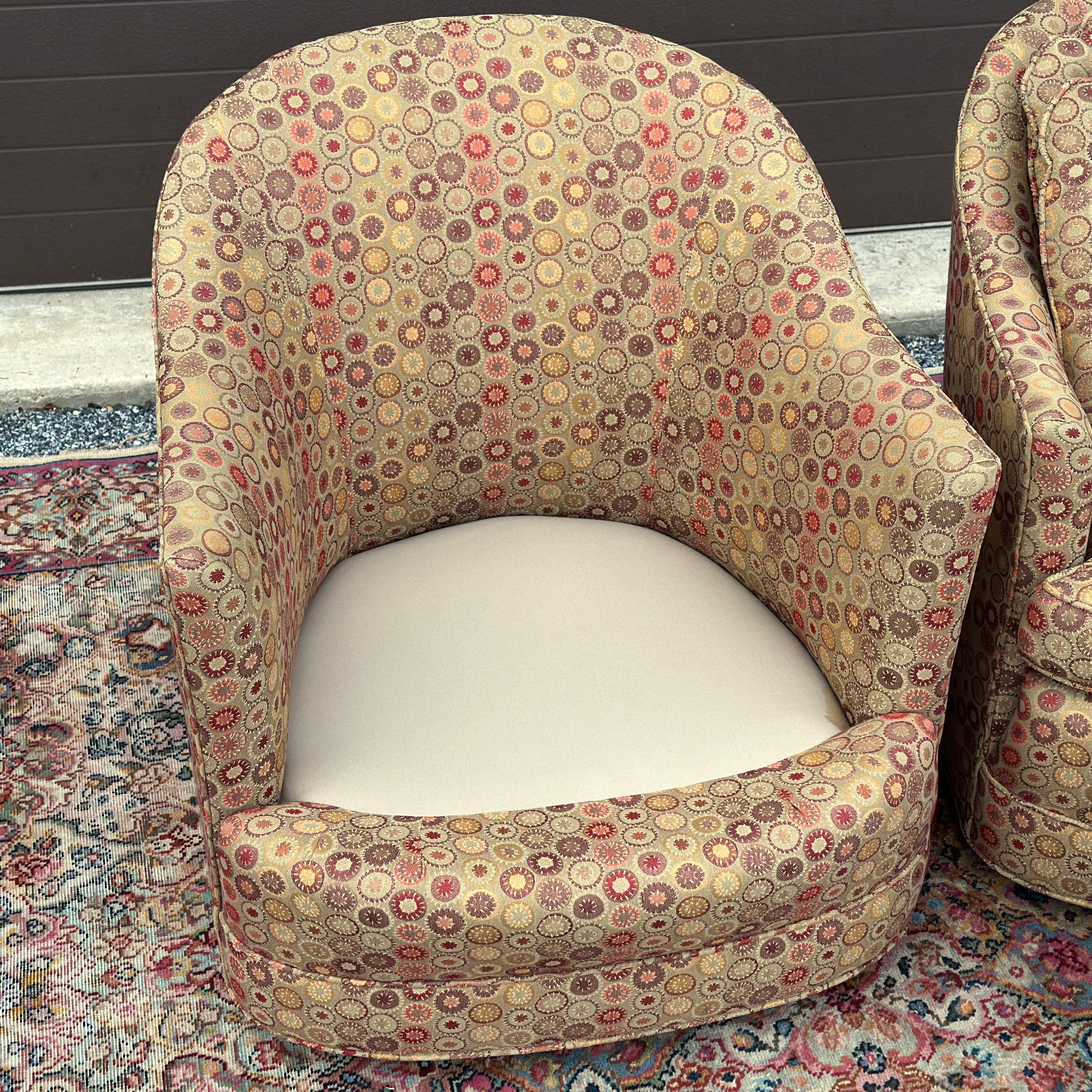 Pair Mid-Century Modern Upholstered Barrel Back Lounge Club Chairs on Casters For Sale 2
