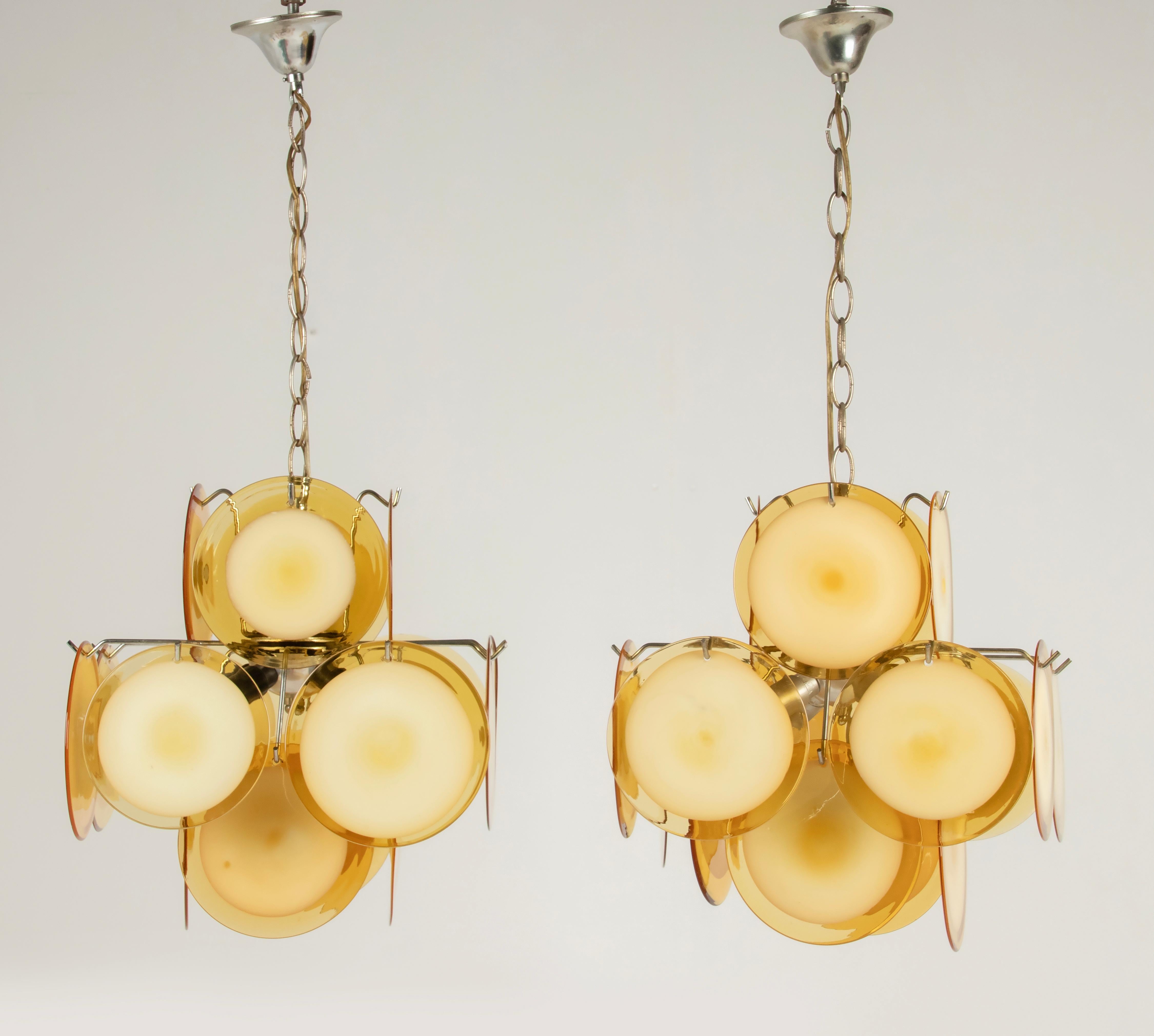 Pair Mid-Century Modern Vistosi Style Yellow Glass Murano Disk Chandeliers In Good Condition For Sale In Casteren, Noord-Brabant