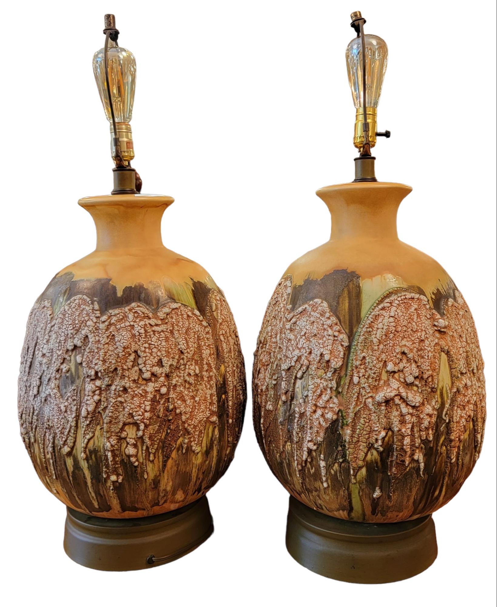 Pair Mid-Century Modern Volcanic Table Lamps In Good Condition For Sale In Pasadena, CA