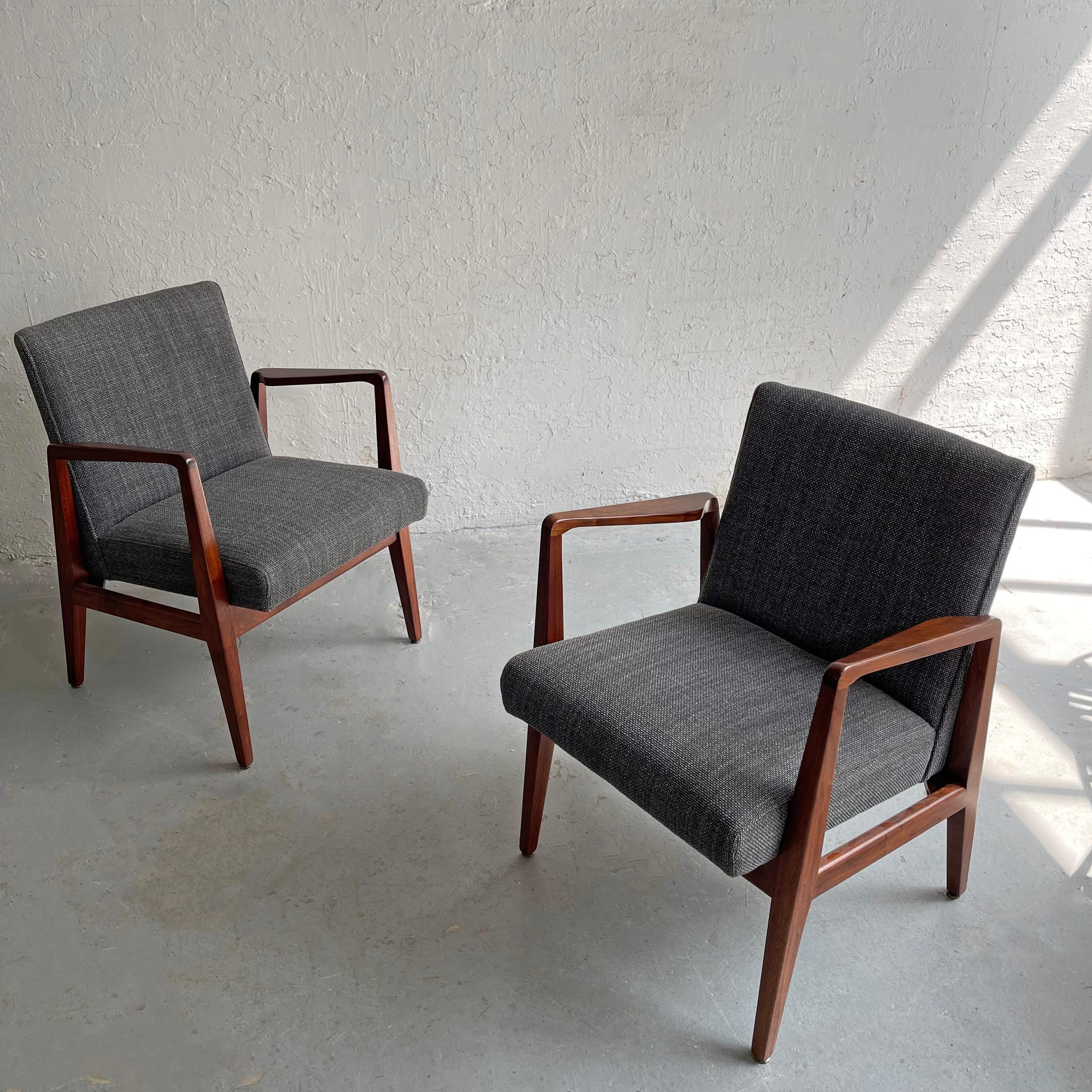 American Pair Mid-Century Modern Walnut Armchairs by Jens Risom For Sale