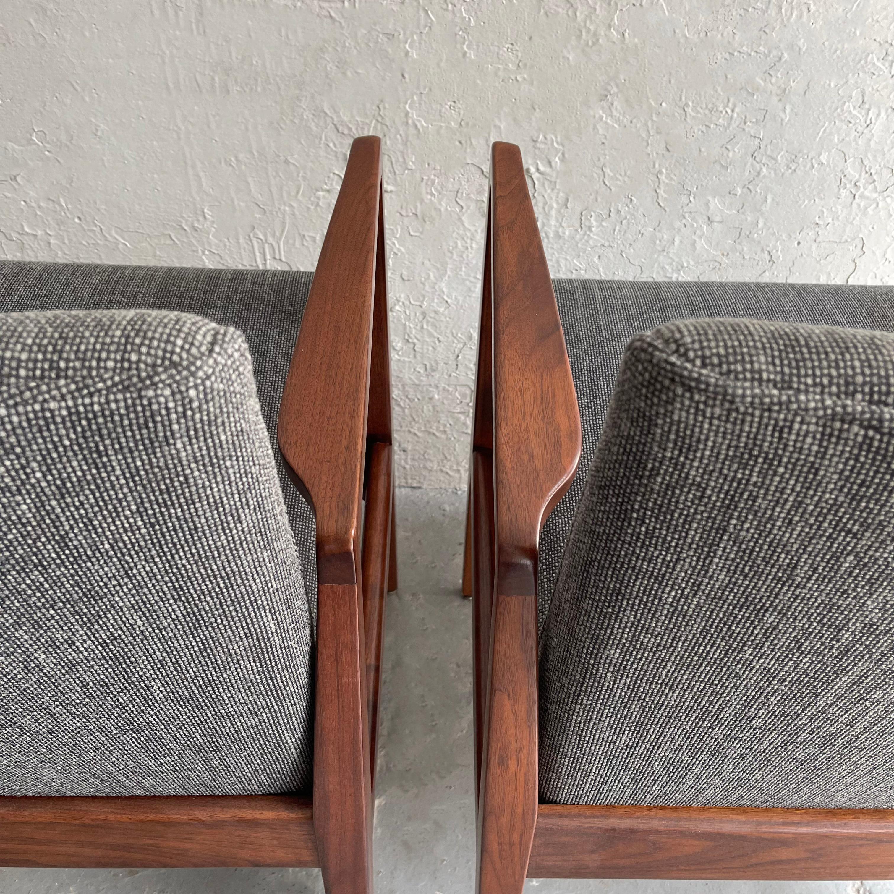 Pair Mid-Century Modern Walnut Armchairs by Jens Risom For Sale 2