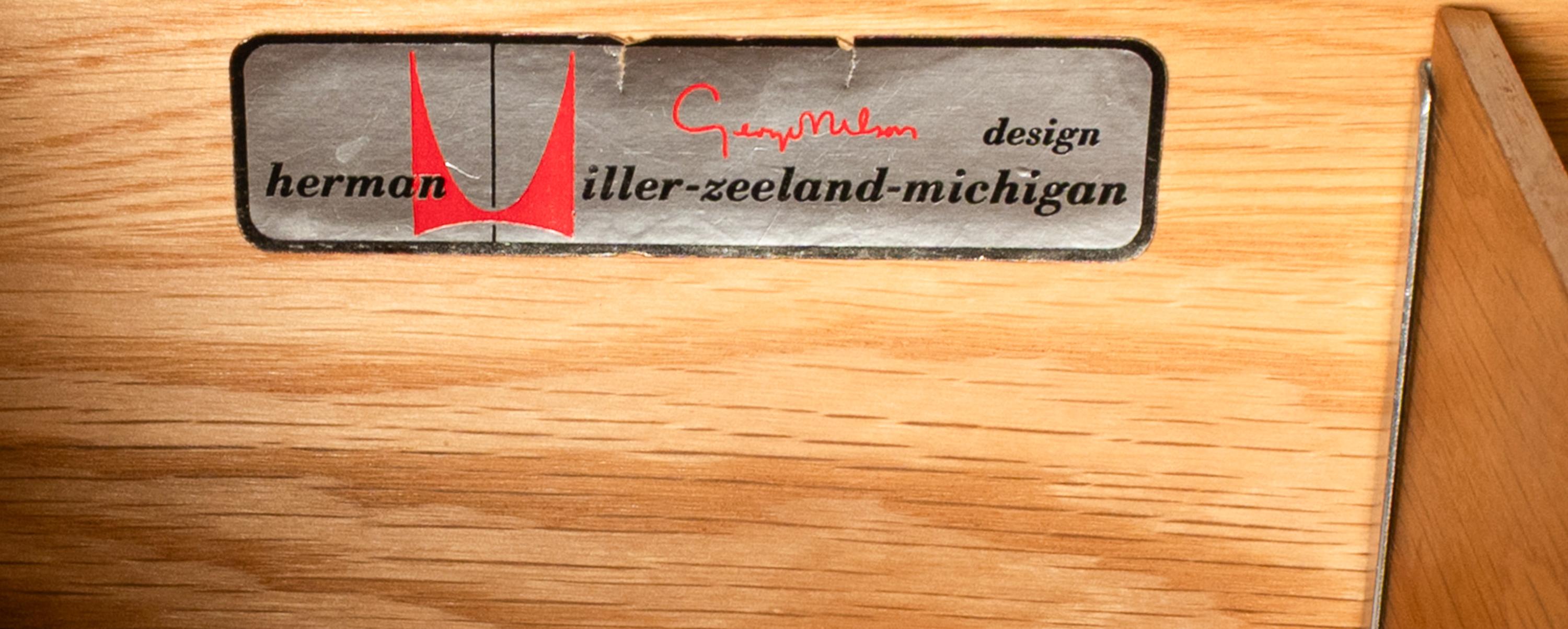 Ein Paar moderne Kommoden aus Nussbaumholz, Mid-Century Modern, George Nelson Herman Miller 1955 6
