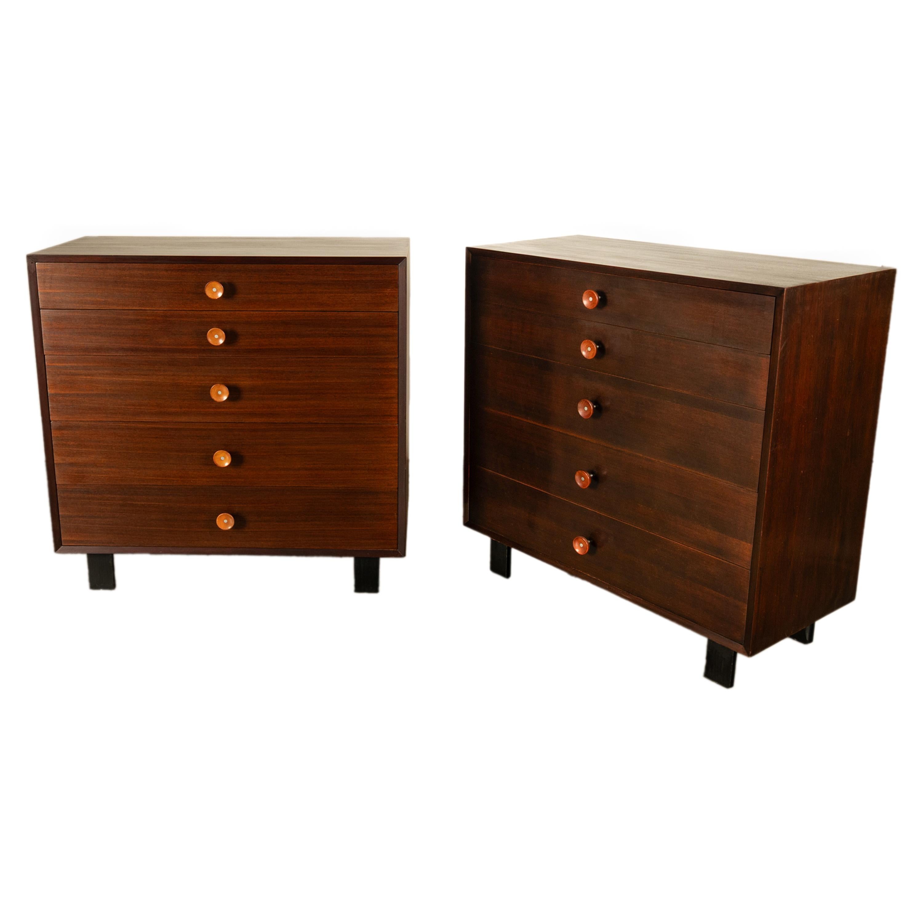 Ein Paar moderne Kommoden aus Nussbaumholz, Mid-Century Modern, George Nelson Herman Miller 1955 2