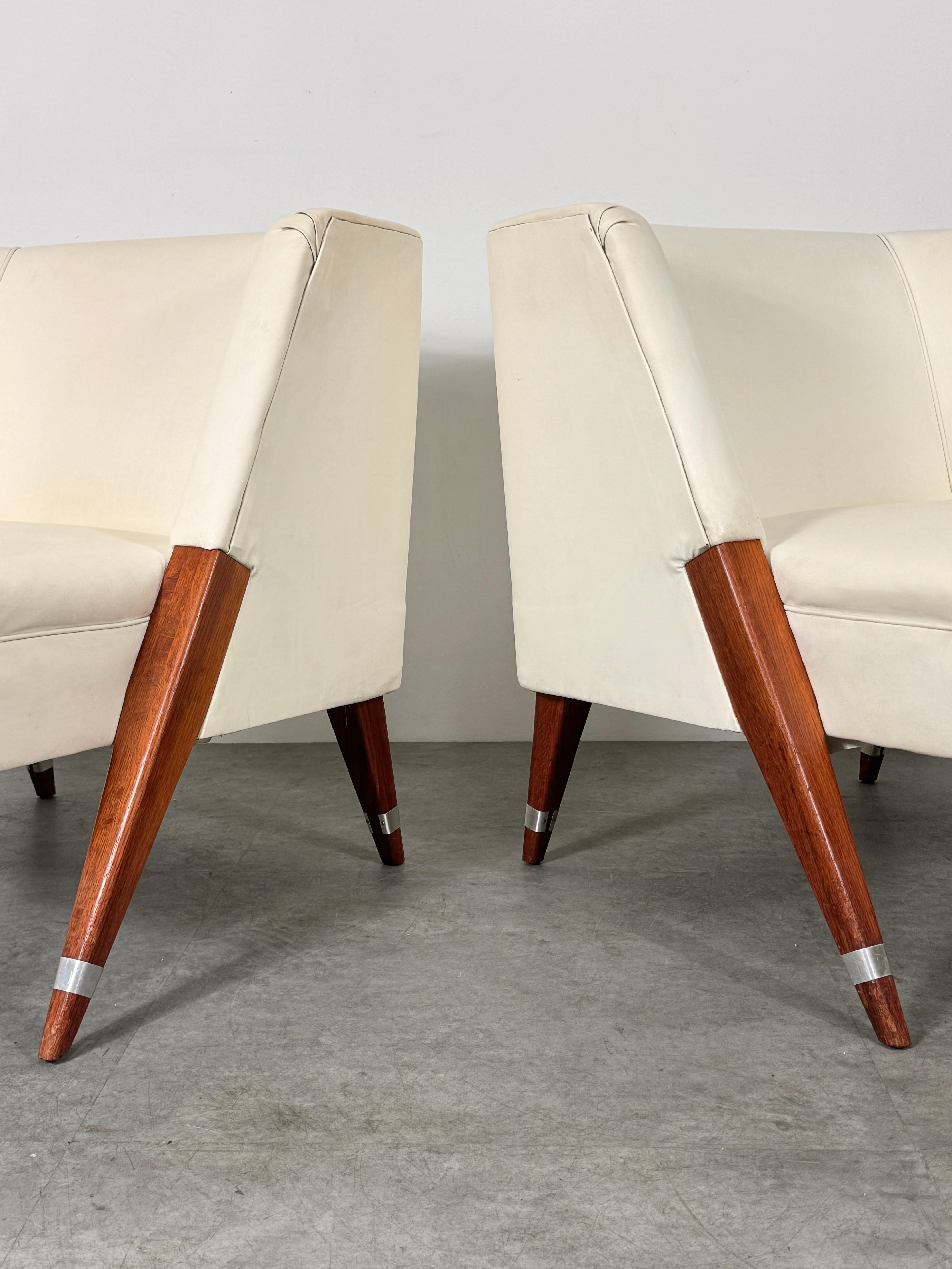 Pair Mid Century Modern Walnut Lounge Chairs In the Style of Gio Ponti 1950s In Fair Condition For Sale In Troy, MI