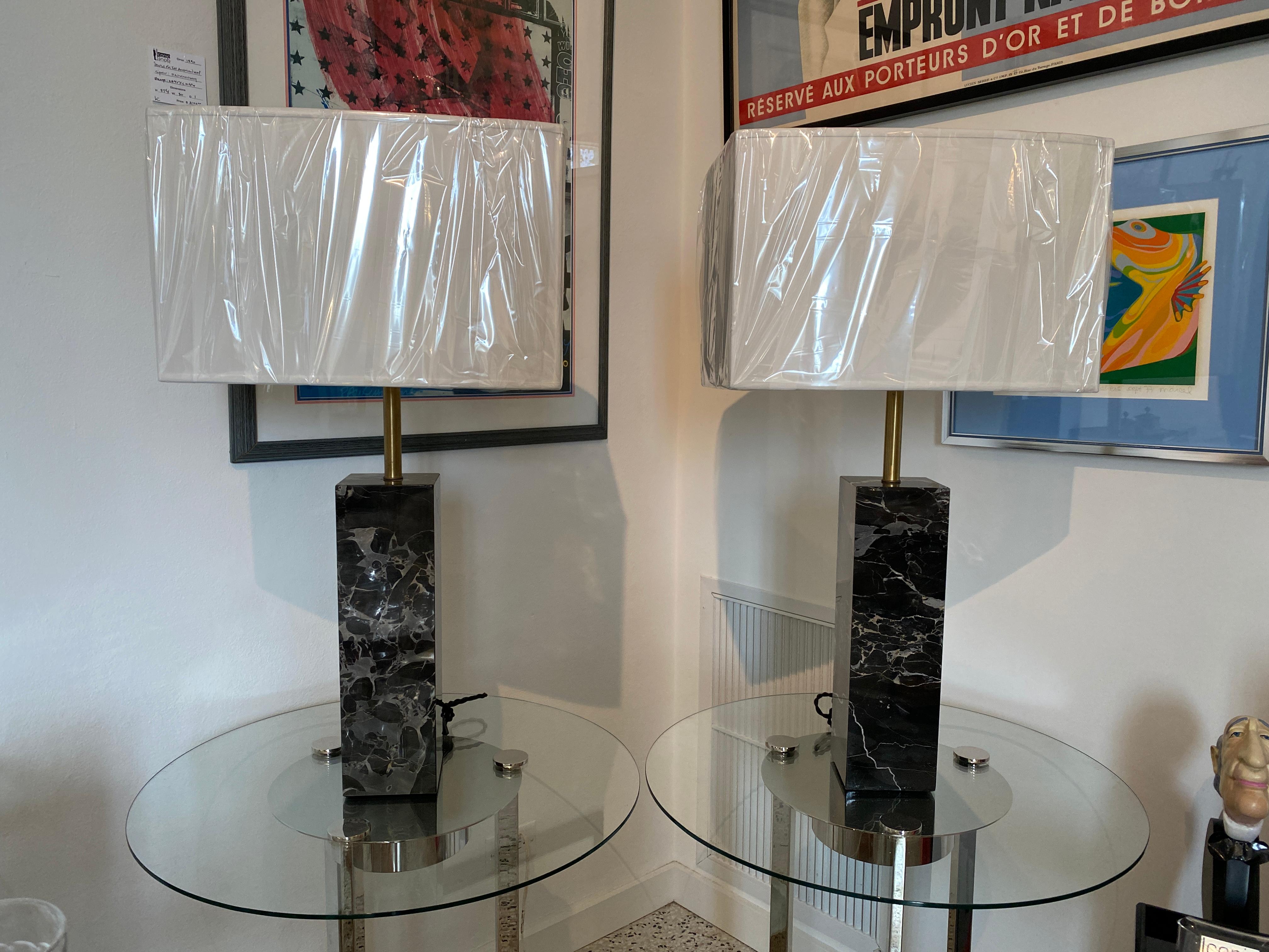 Mid-Century Modern Walter Von Nessen table lamps in black variegated marble with custom shades - a pair - from a Palm Beach estate

Please note the custom rectangular shades are bright white - they are still plastic wrapped.

Note:  Overall size of