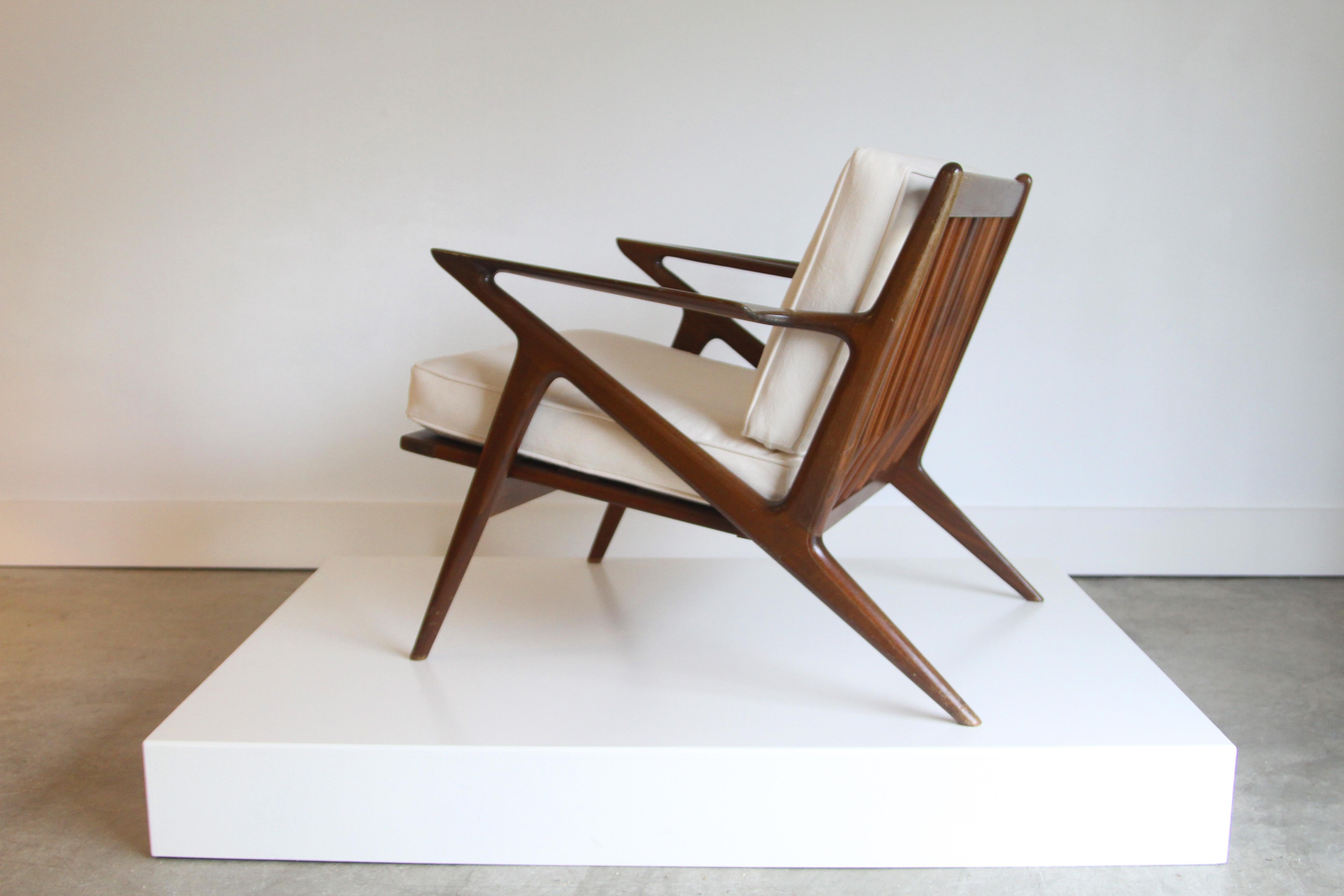 Pair of Mid-Century Modern Z Chair by Poul Jensen for Selig 9