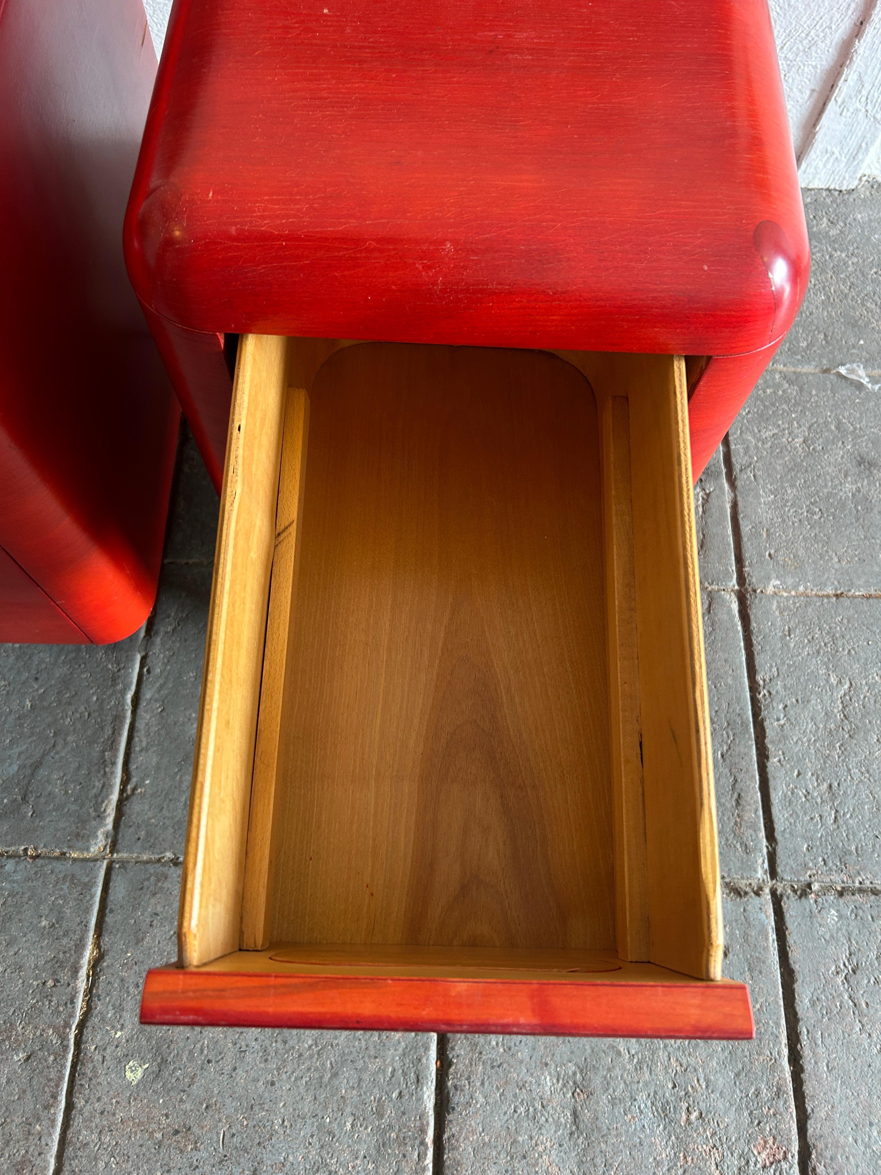Pair Mid century molded plywood nightstands by Paul Goodman for plymold In Good Condition In BROOKLYN, NY