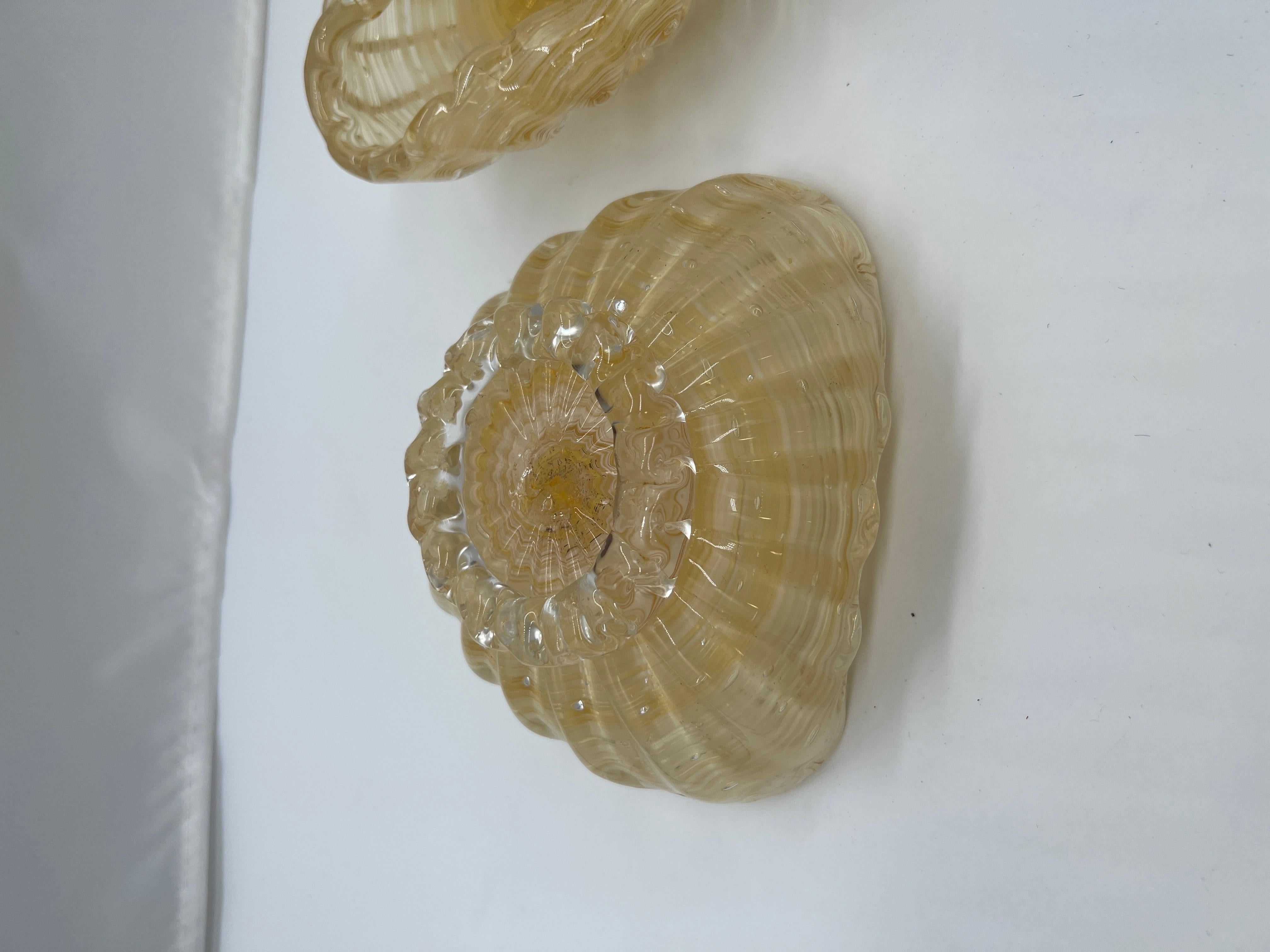 Coppia, metà del secolo scorso, di ciotole di Murano soffiate a mano e screziate d'oro in vendita 1
