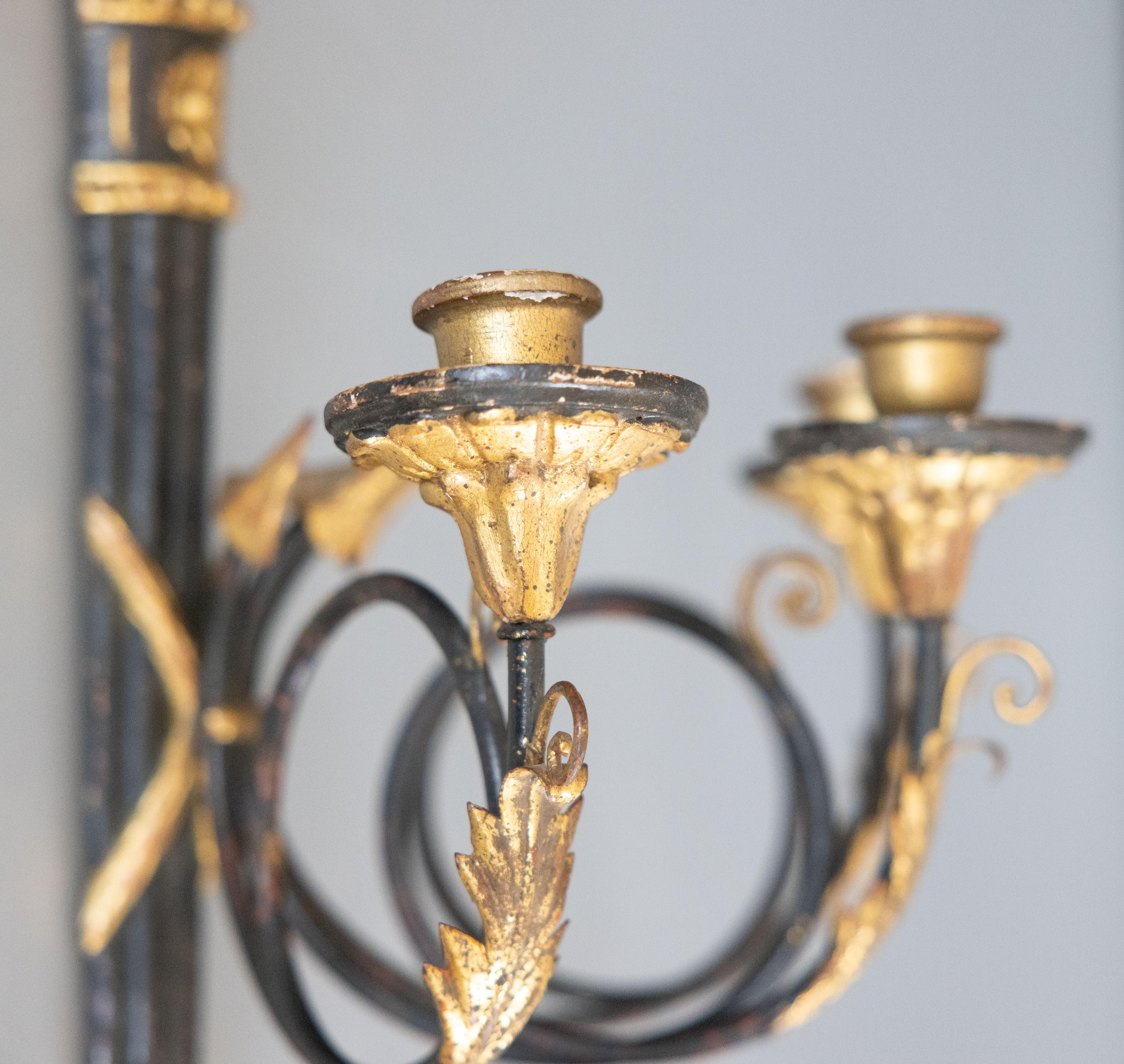 Pair Mid-Century Neoclassical Italian Black & Gold Giltwood Arrow Candle Sconces For Sale 4