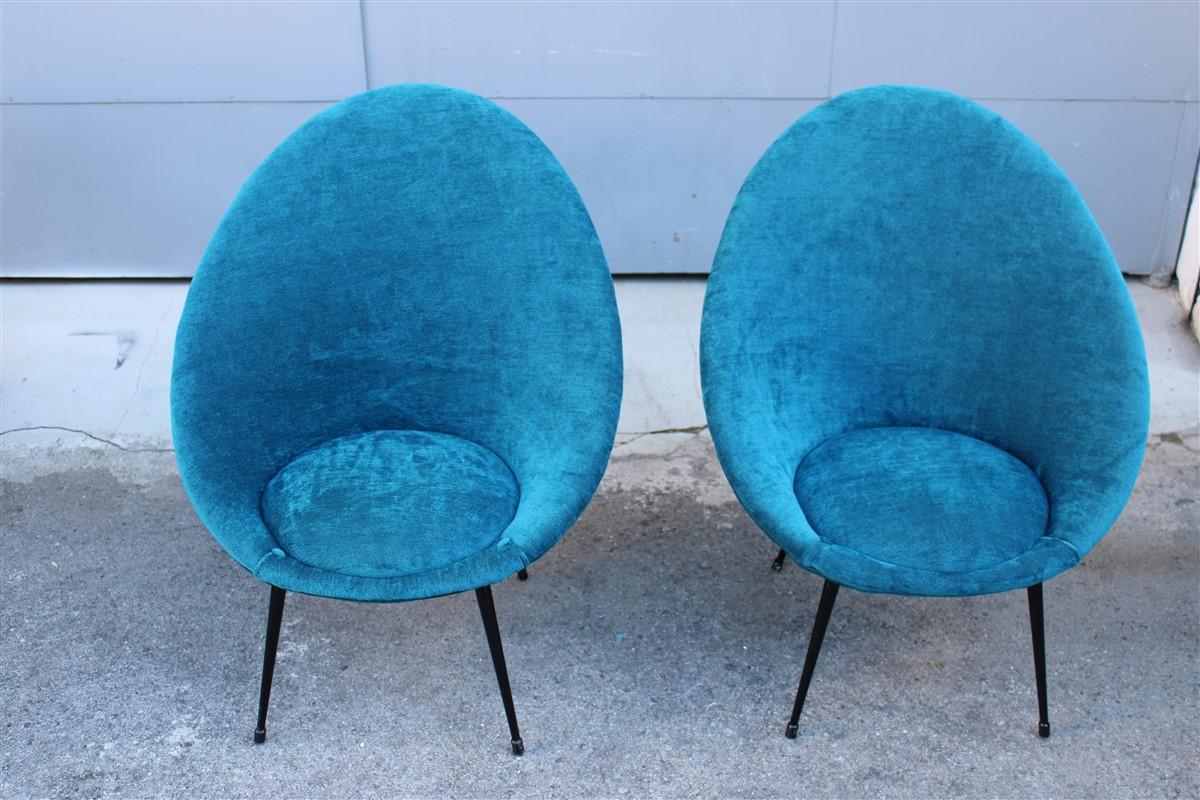 Velours Paire de chaises ovales mi-siècle en velours bleu de style Ico Parisi et design italien, 1950 en vente