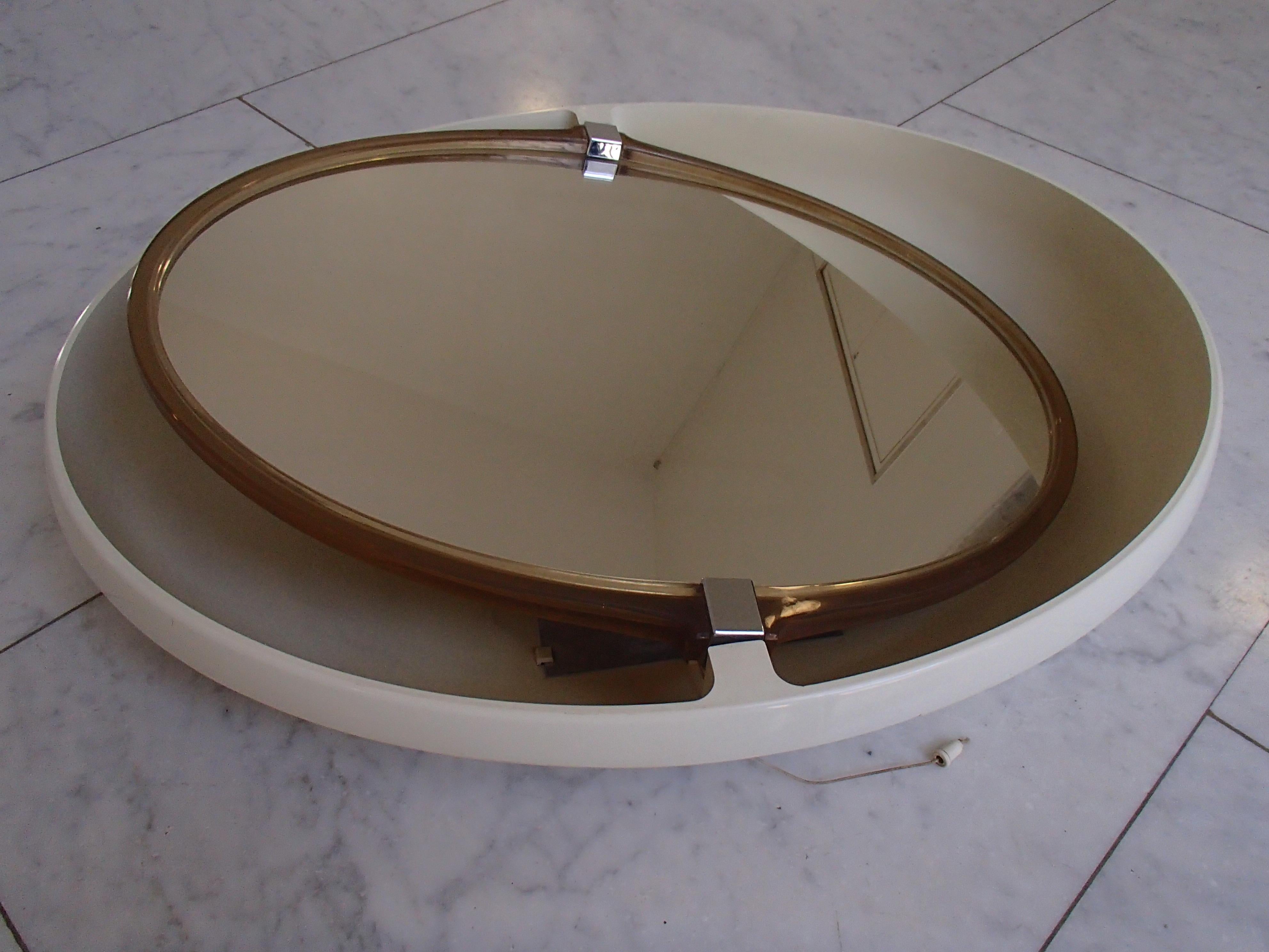 Pair of Midcentury Oval Movable Bathroom Mirrors with 4 Bulbs In Good Condition In Weiningen, CH