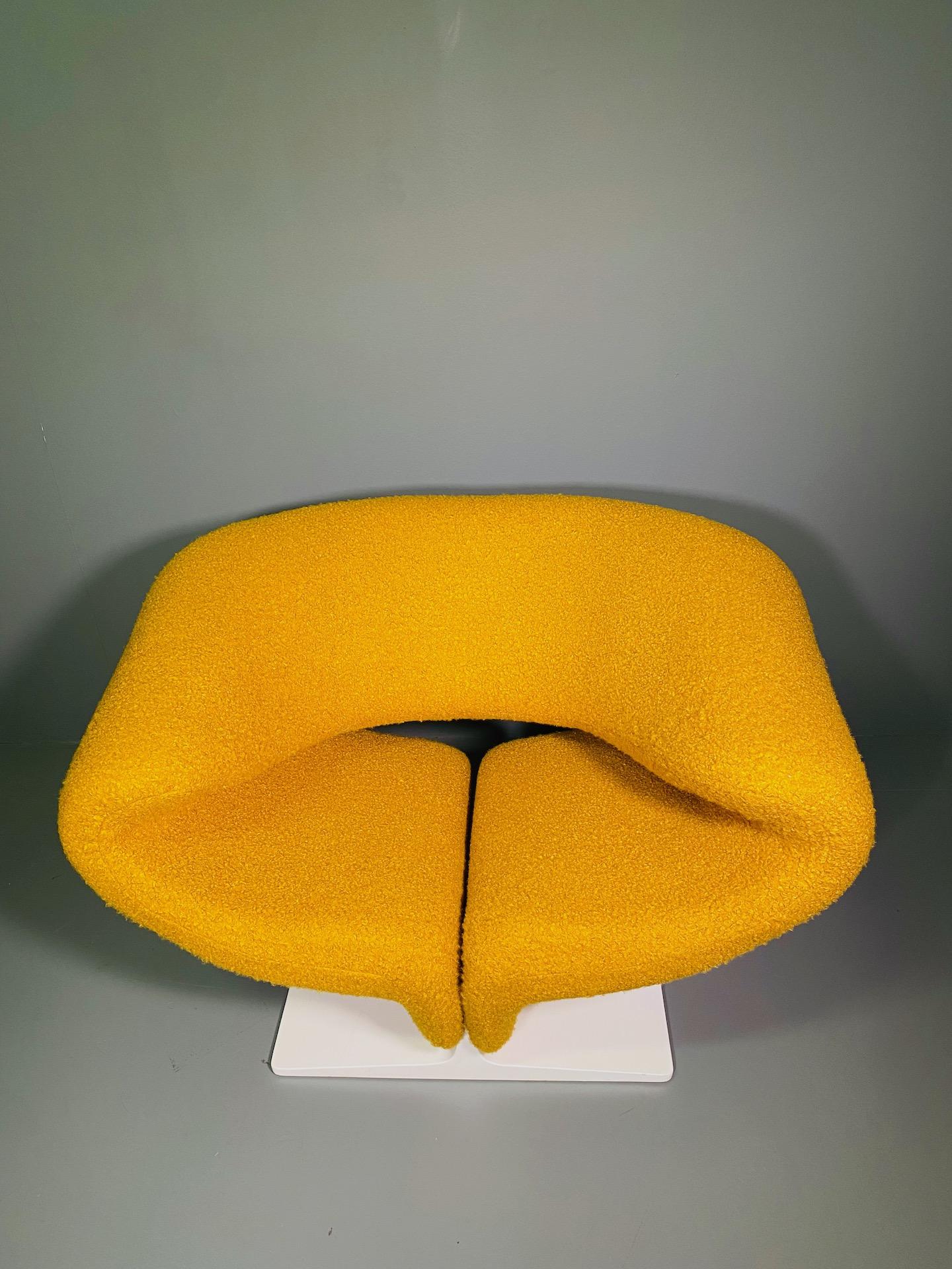 Pair Mid Century Ribbon Chair by Pierre Paulin for Artifort, 1960's 8
