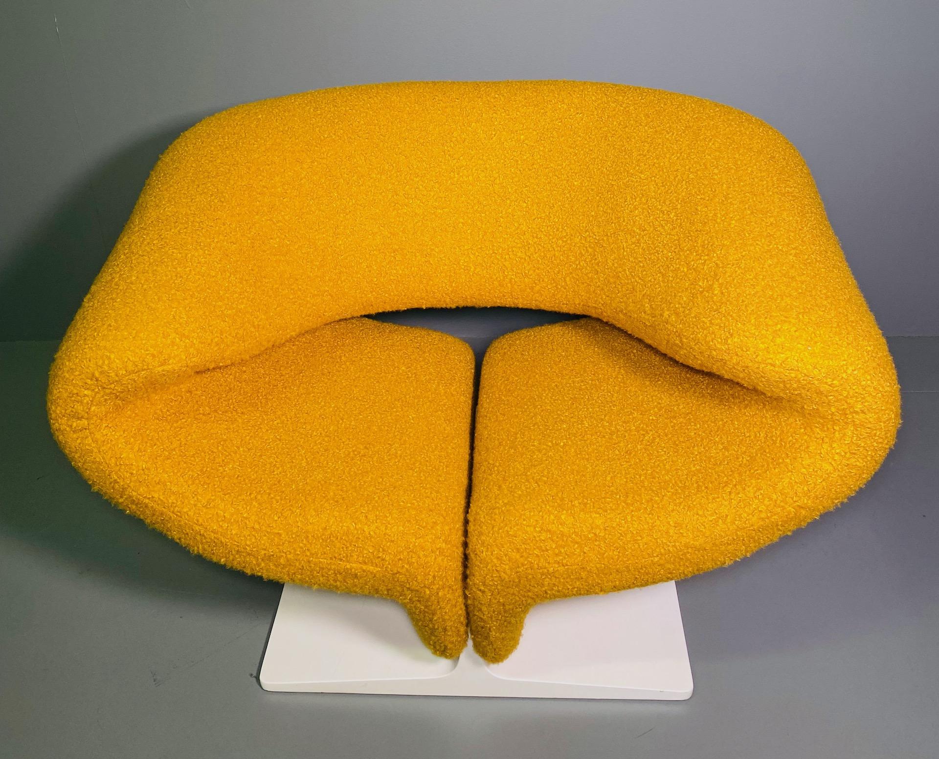 Pair Mid Century Ribbon Chair by Pierre Paulin for Artifort, 1960's 9