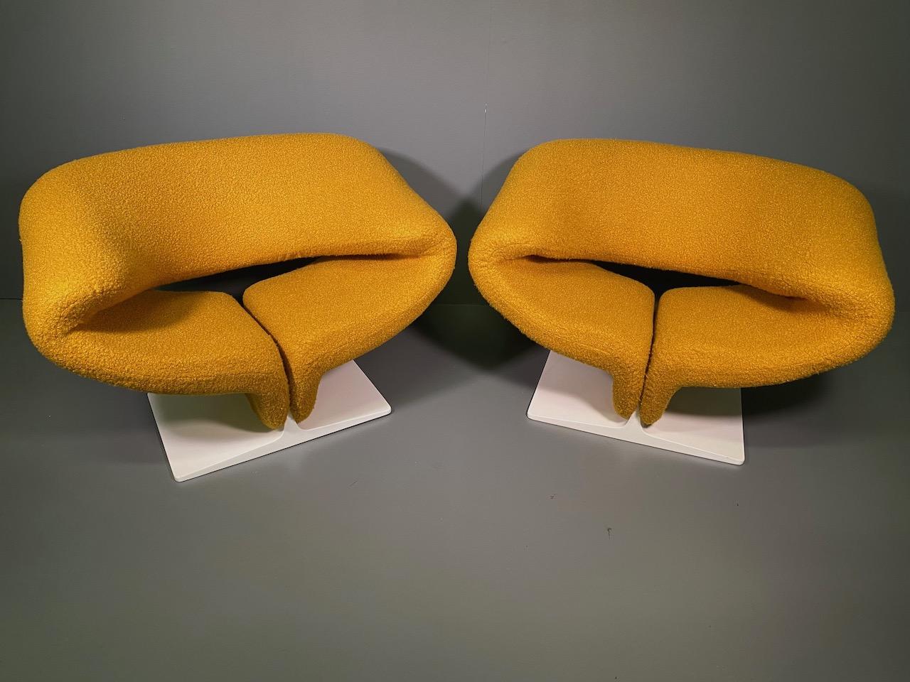 Pair Mid Century Ribbon Chair by Pierre Paulin for Artifort, 1960's In Excellent Condition In Rovereta, SM