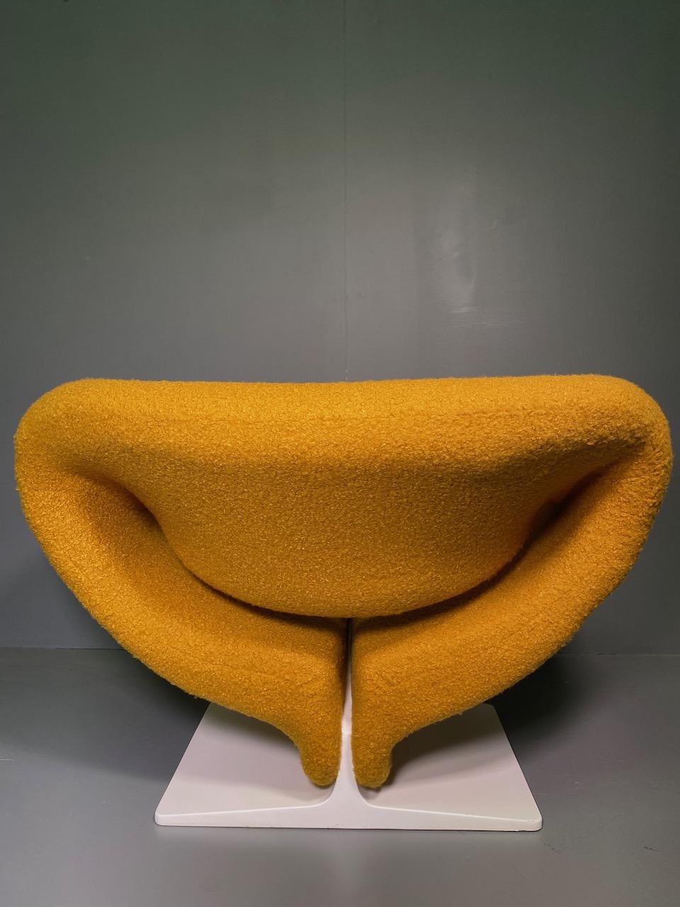 Pair Mid Century Ribbon Chair by Pierre Paulin for Artifort, 1960's 2