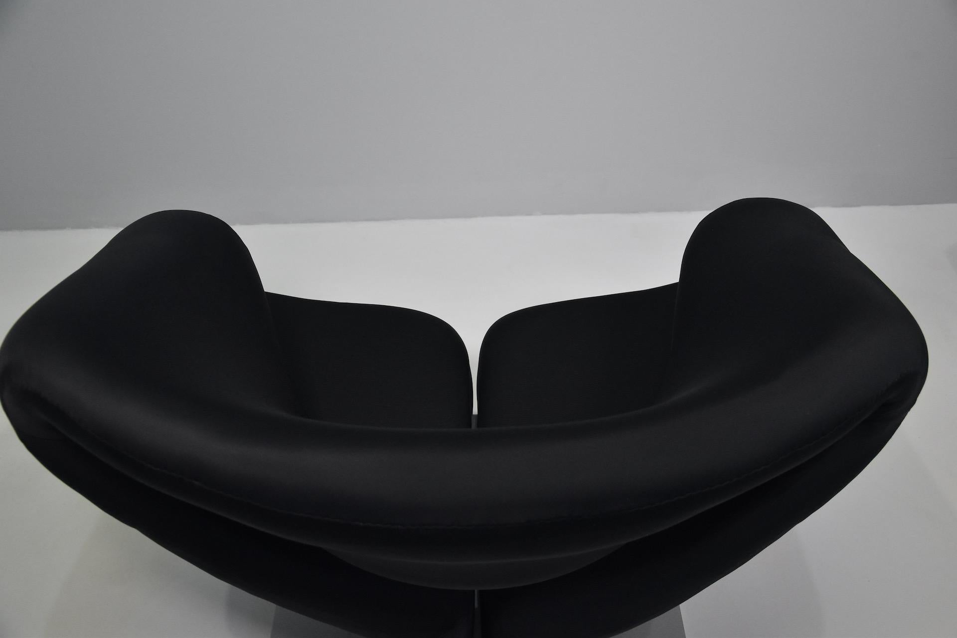 Pair Mid Century Ribbon Chair by Pierre Paulin for Artifort, 1960's Whit Label For Sale 10