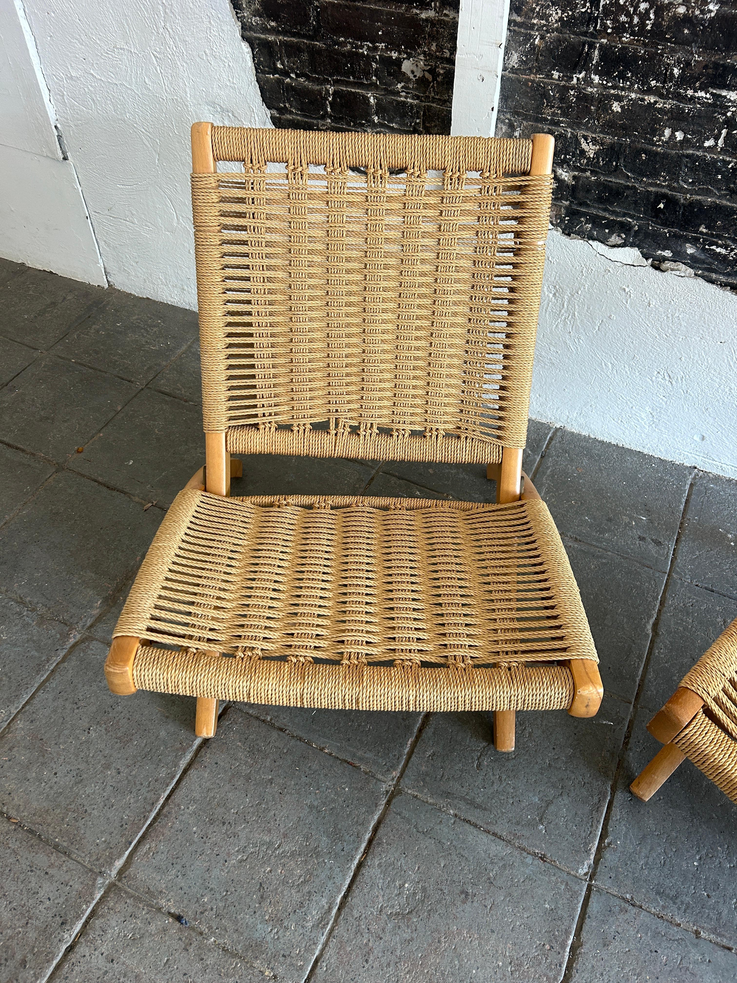 Macedonian Pair Mid Century Scandinavian Modern woven Papercord folding lounge chairs For Sale
