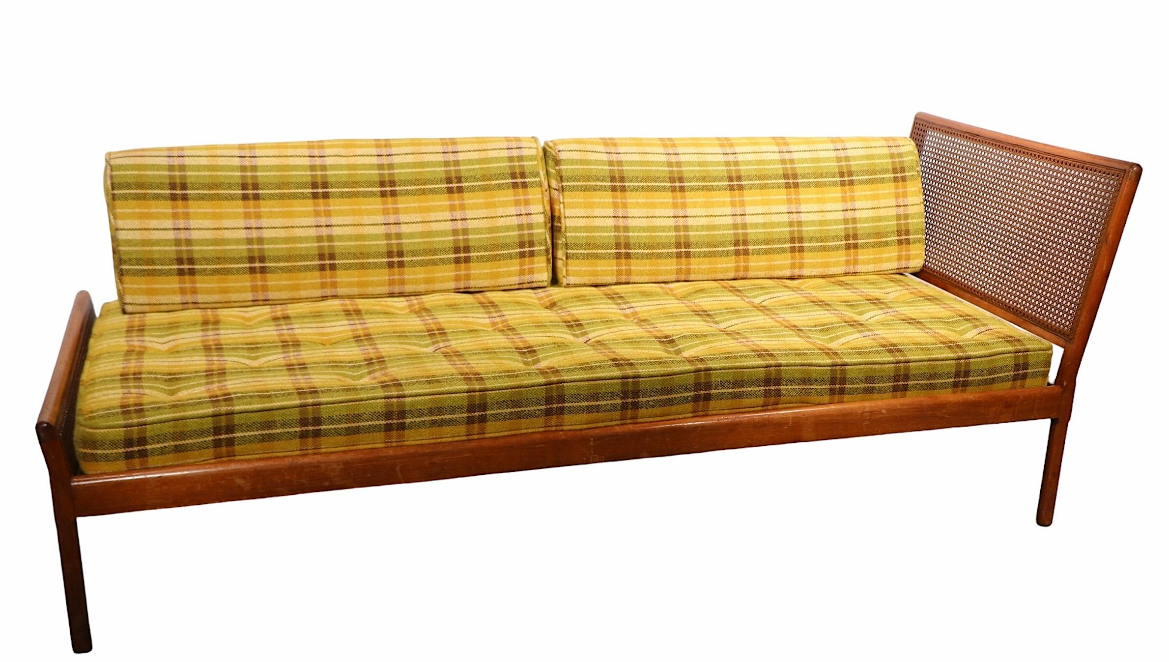 Pareja de sofás-cama de mediados de siglo Estadounidense en venta