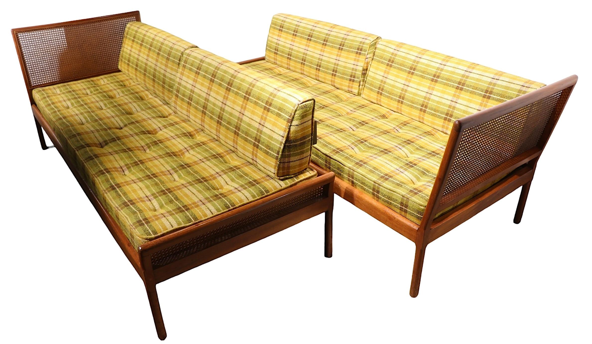 Pareja de sofás-cama de mediados de siglo en venta 1