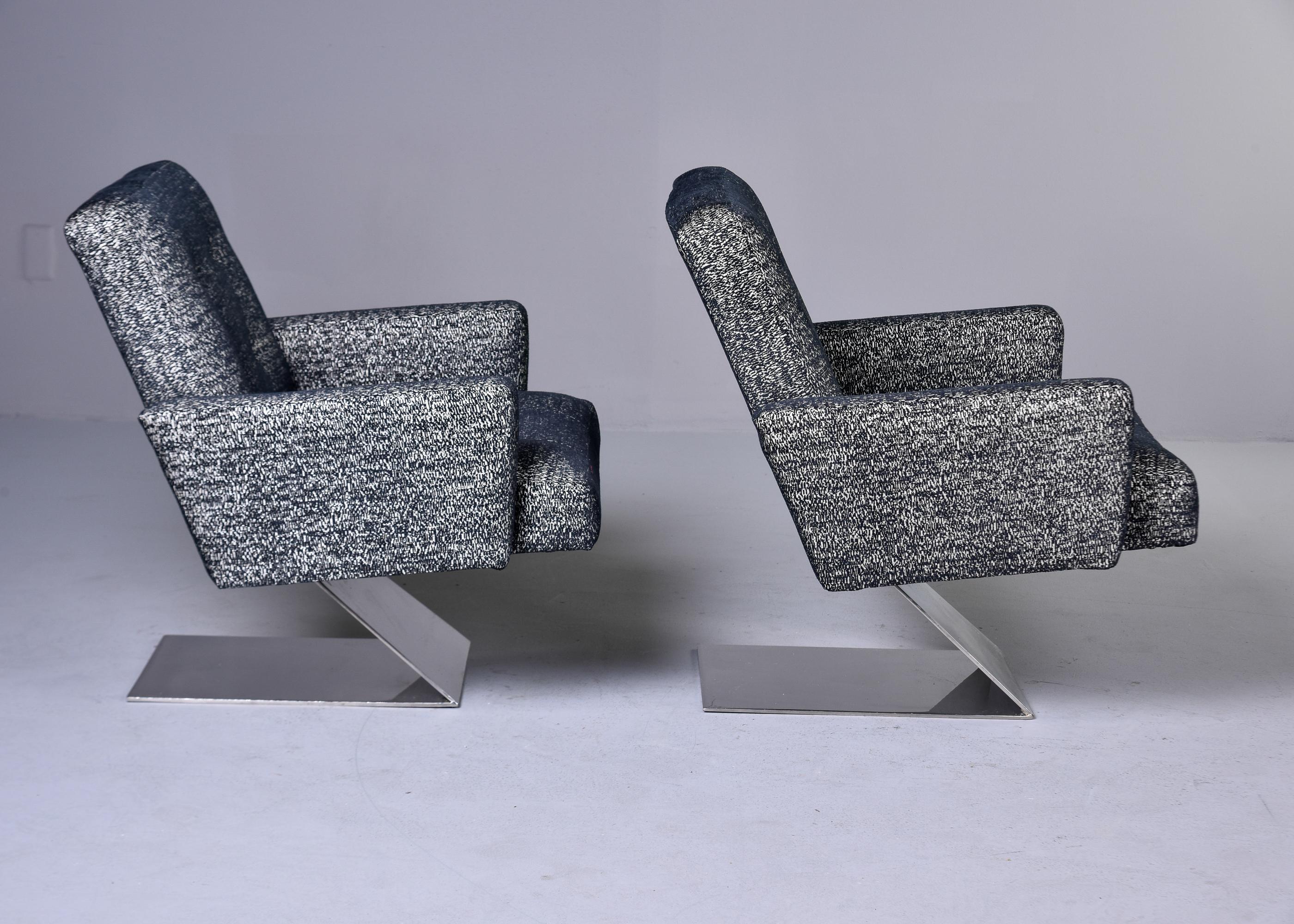 Pair Mid Century Steel Z Form Base Chairs with New Black and Cream Upholstery For Sale 5