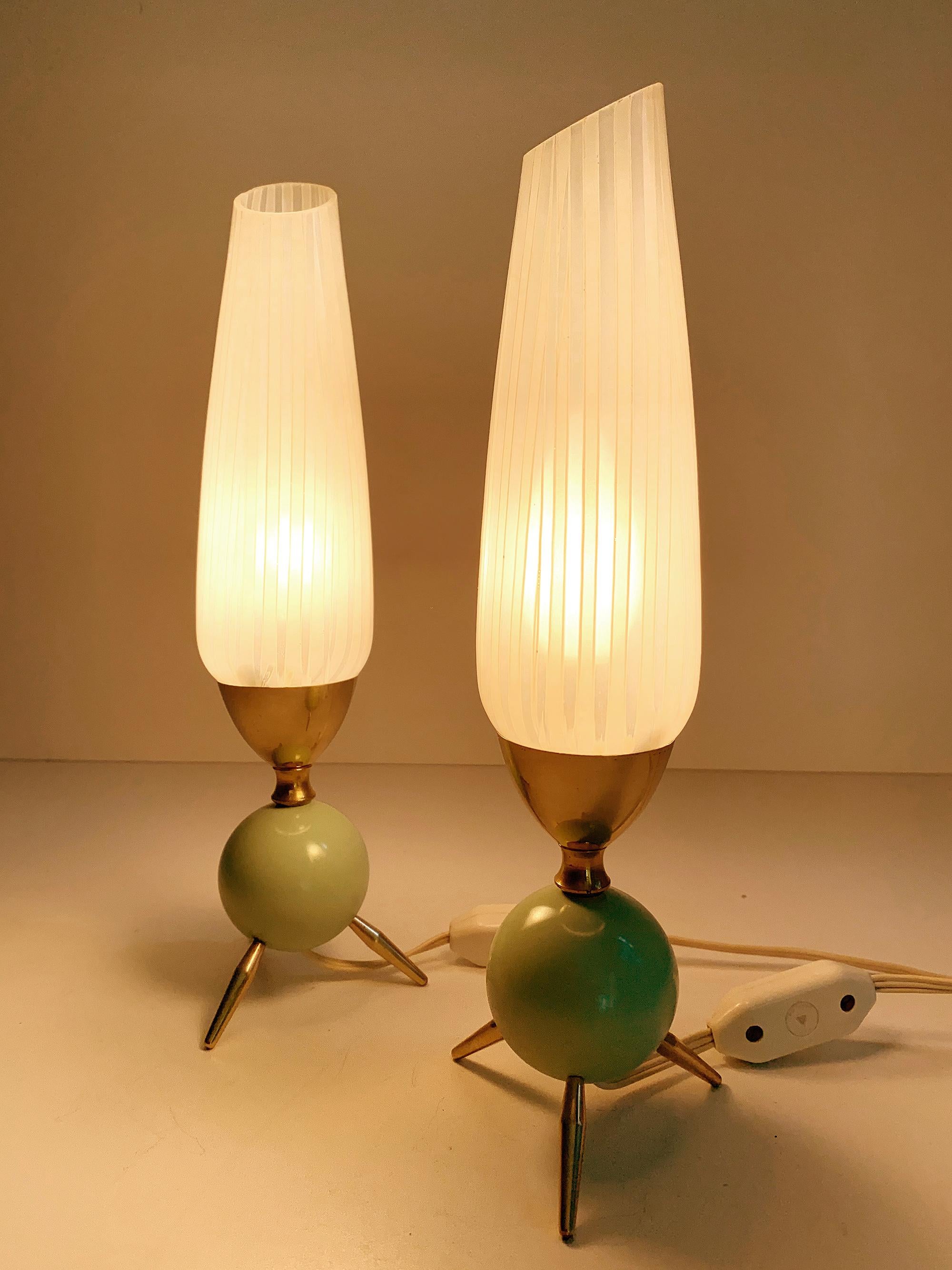 Mid-Century Modern  Pair of UNIQUE Tripod Table Lamps Lights, Stilnovo Style, Brass Glass, 1950s  For Sale