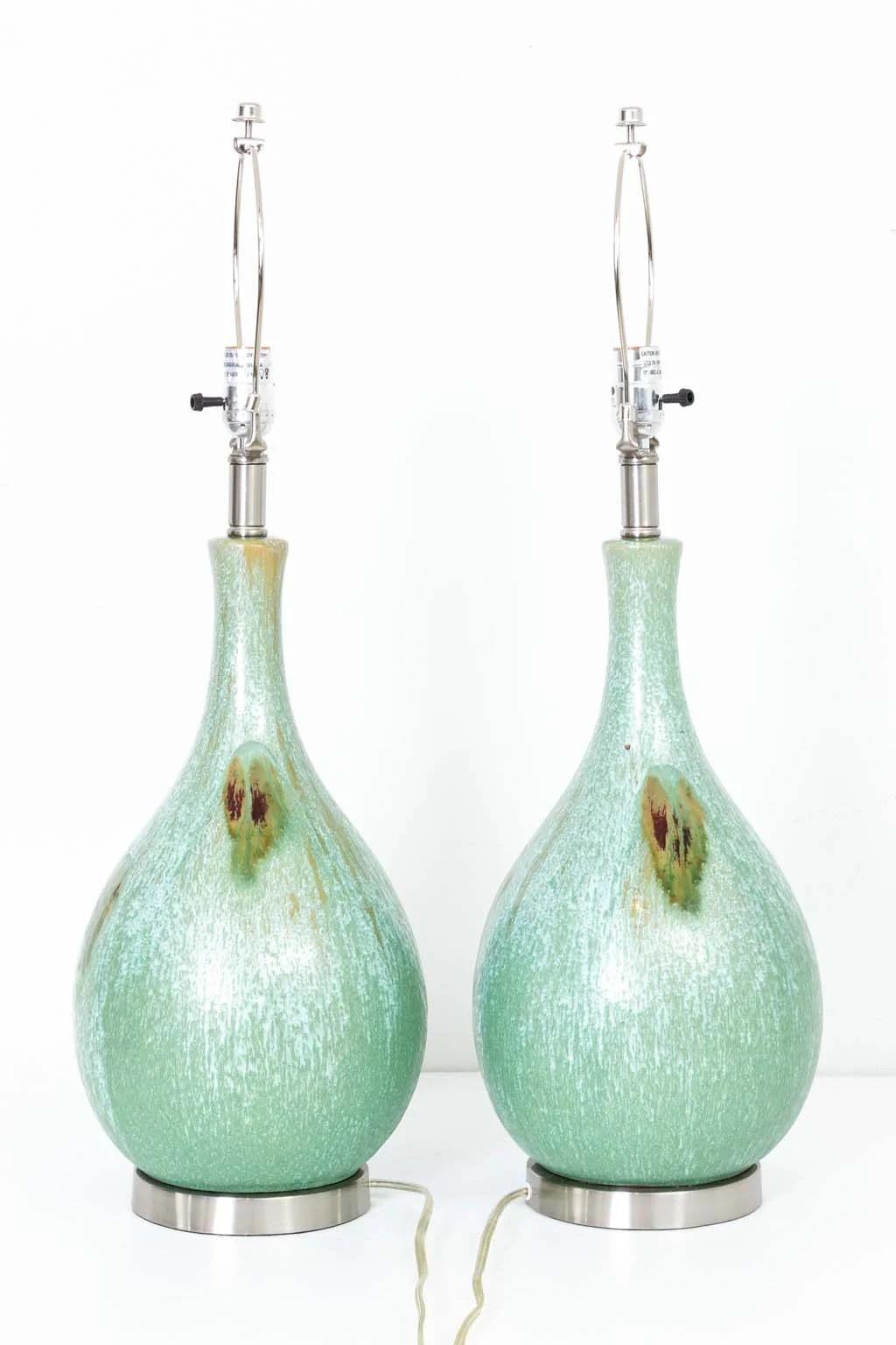 Mid-Century moderno Coppia di lampade in stile metà secolo in vendita