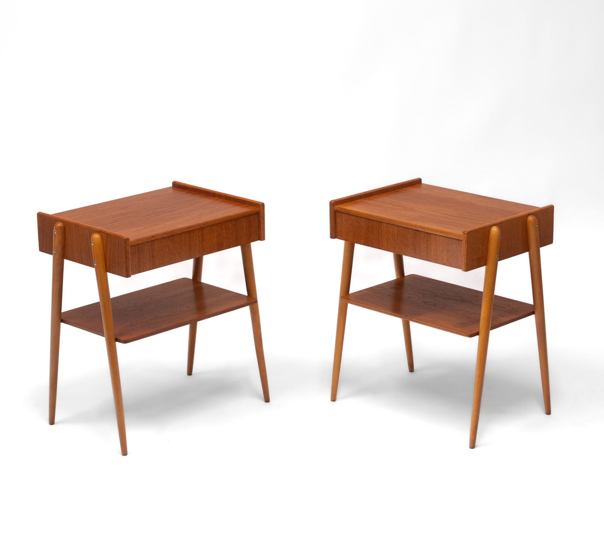 Hêtre Paire de tables de chevet suédoises en teck du milieu du siècle par Carlström & Co en vente