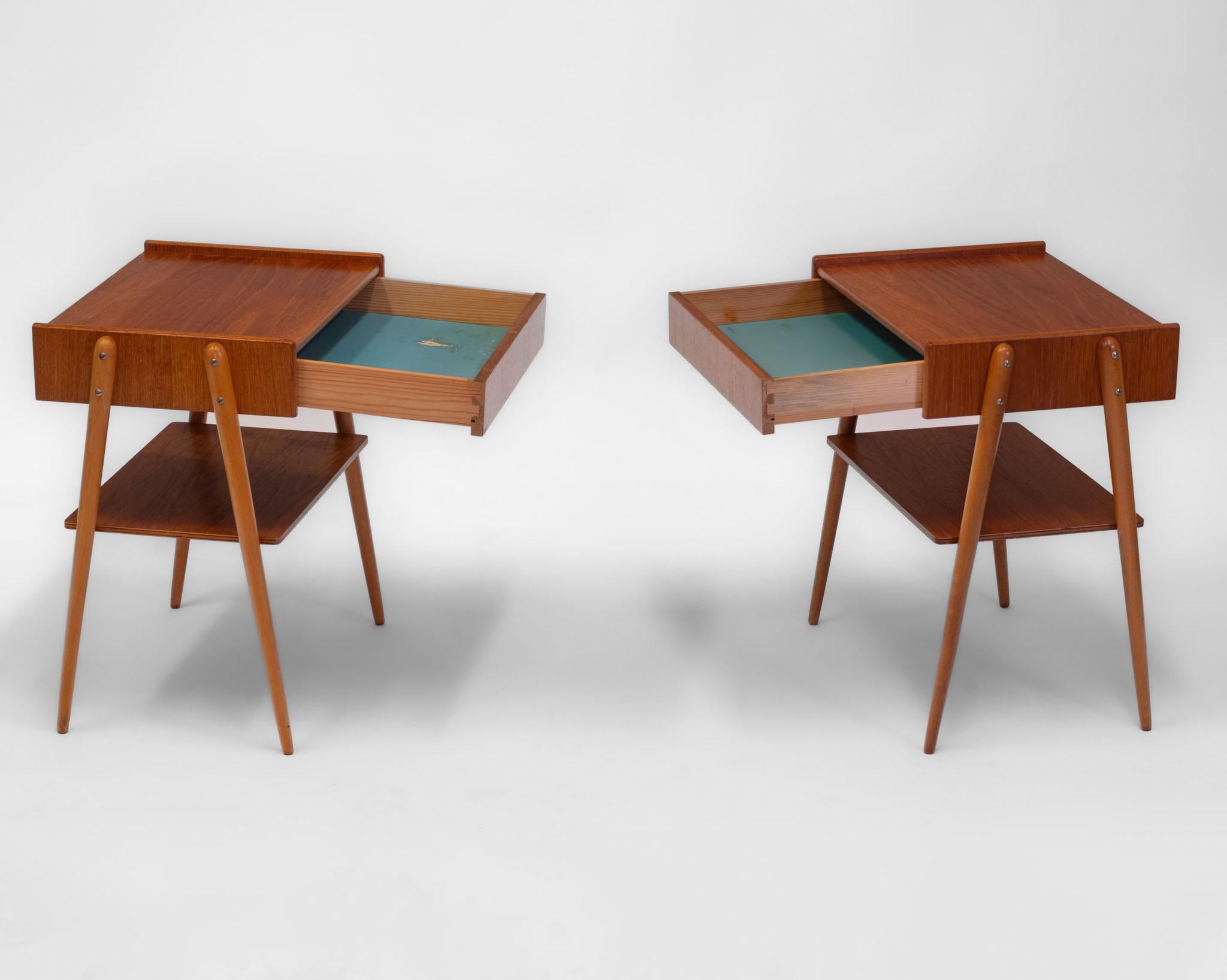 Paire de tables de chevet suédoises en teck du milieu du siècle par Carlström & Co en vente 1