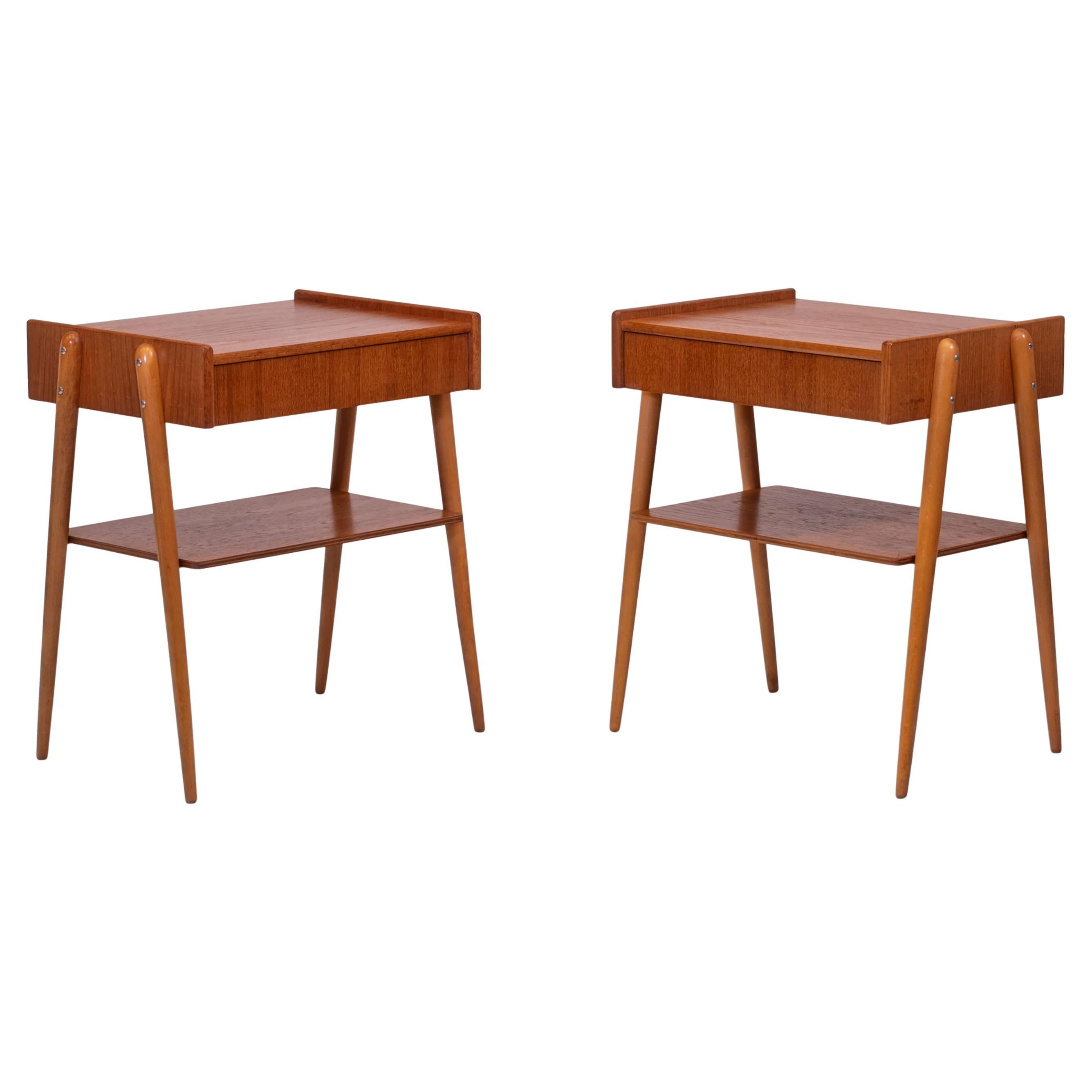 Paire de tables de chevet suédoises en teck du milieu du siècle par Carlström & Co