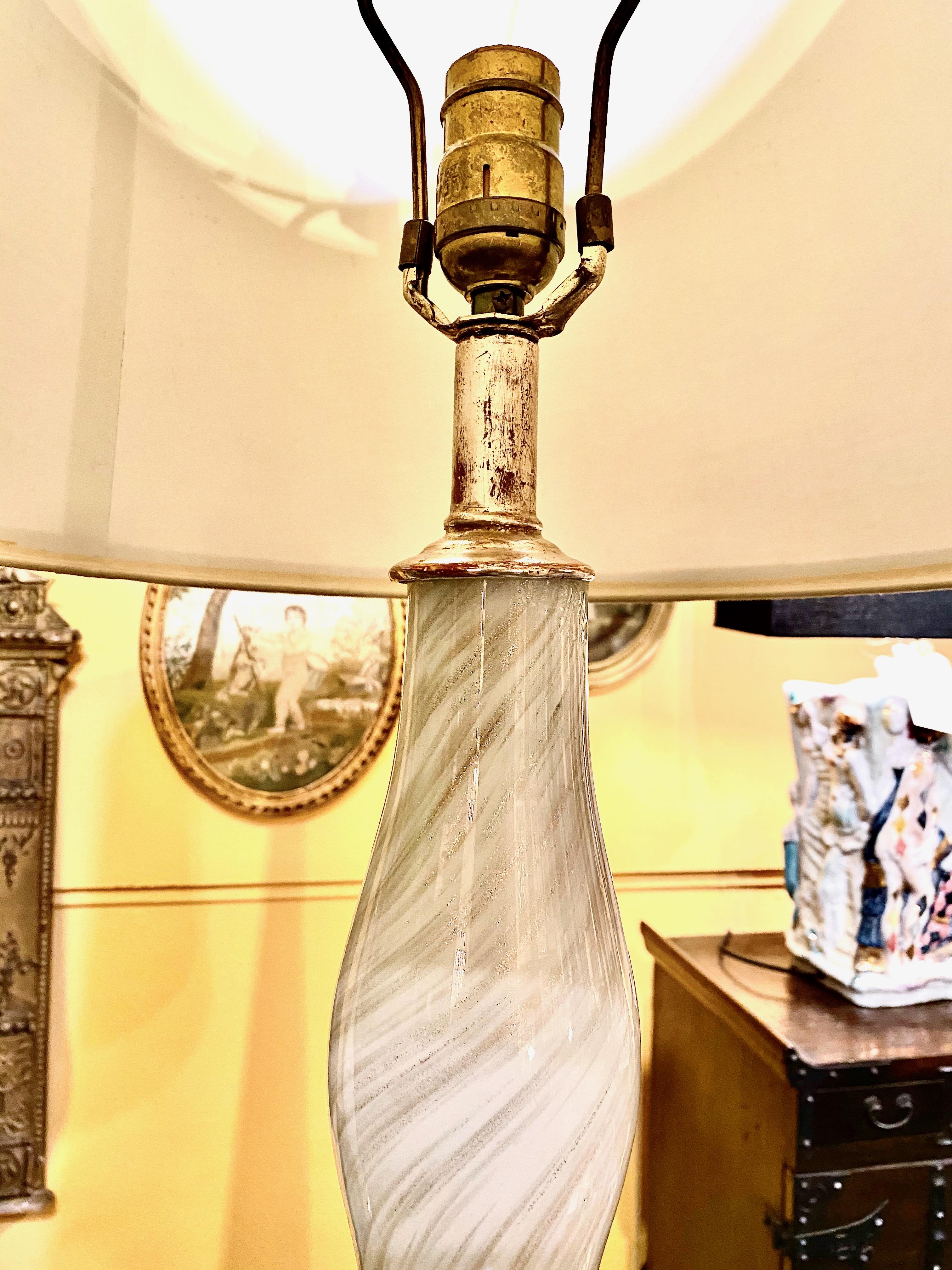 Milieu du XXe siècle Paire de grandes lampes de Murano du milieu du siècle dernier en vente