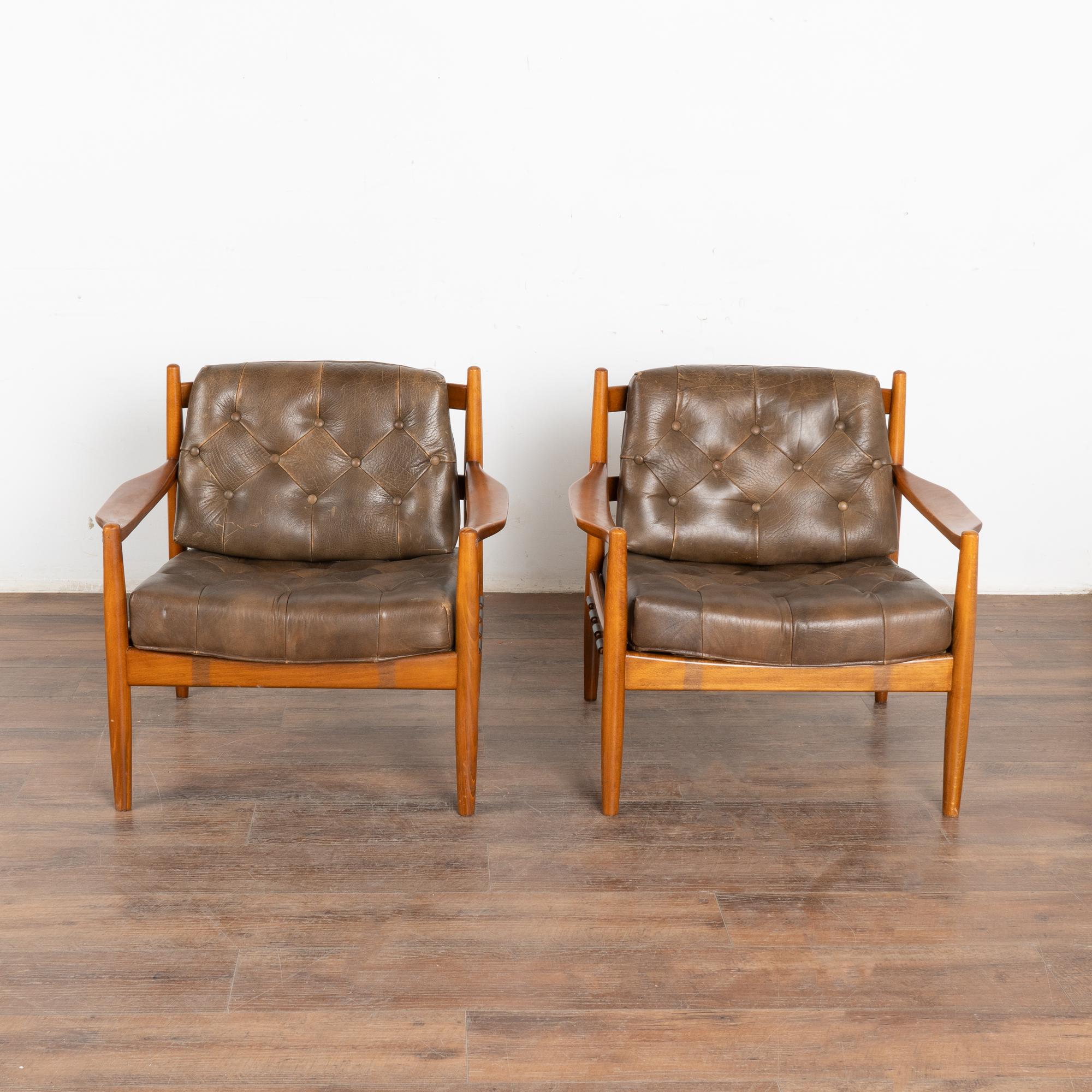 Mid-Century Modern Pair, Mid Century Vintage Brown Leather Arm Chairs, Denmark circa 1960 For Sale