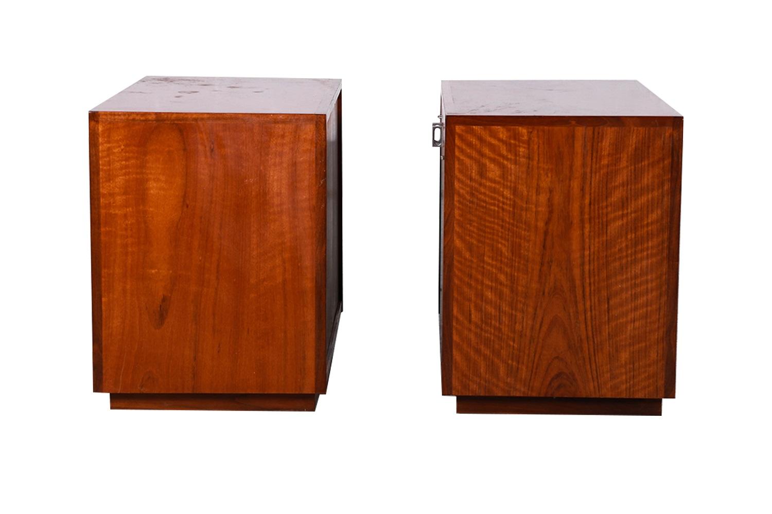 Pair Mid Century Walnut Nightstands Cabinets Attributed to Jack Cartwright For Sale 3