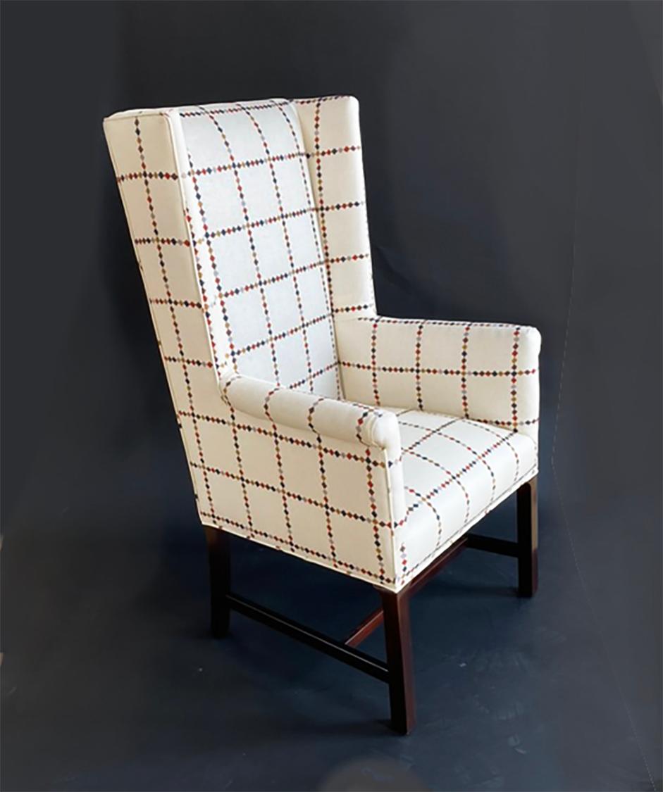Pair Mid-Century Wingback Chairs Upholstered in a Parzinger-Inspired Fabric im Angebot 3