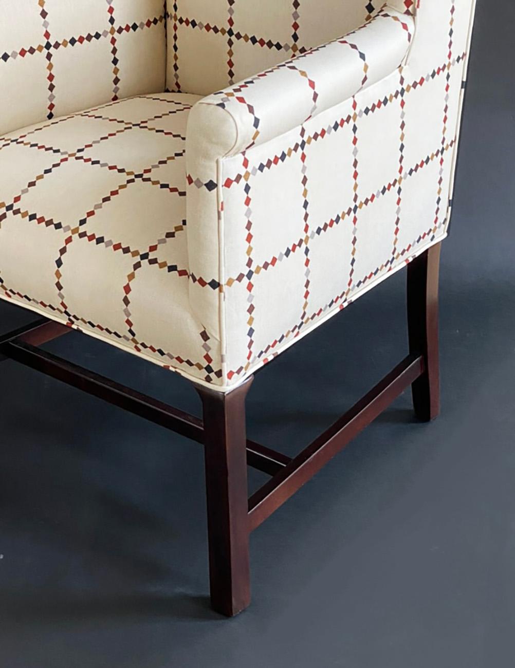 Pair Mid-Century Wingback Chairs Upholstered in a Parzinger-Inspired Fabric im Angebot 6