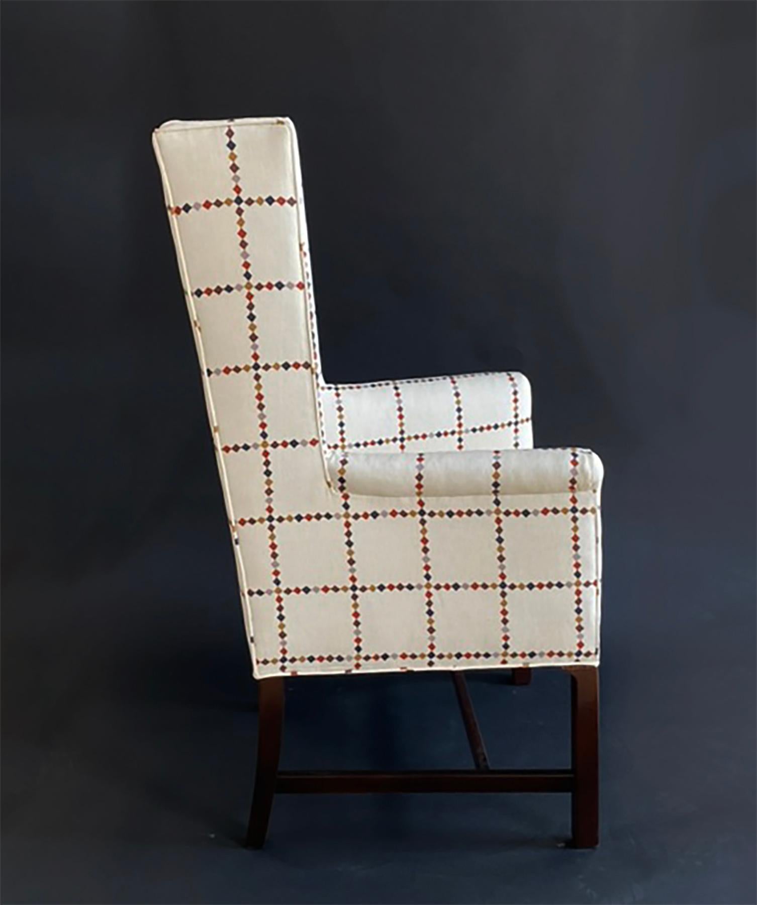Pair Mid-Century Wingback Chairs Upholstered in a Parzinger-Inspired Fabric (amerikanisch) im Angebot