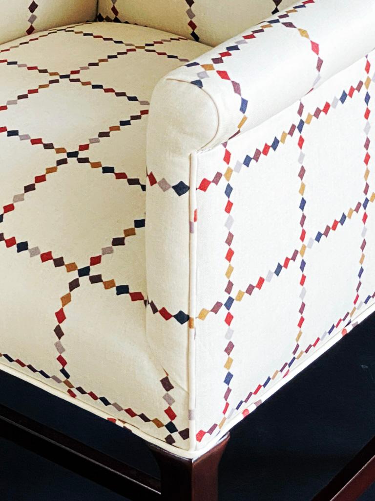 Pair Mid-Century Wingback Chairs Upholstered in a Parzinger-Inspired Fabric (Leinen) im Angebot