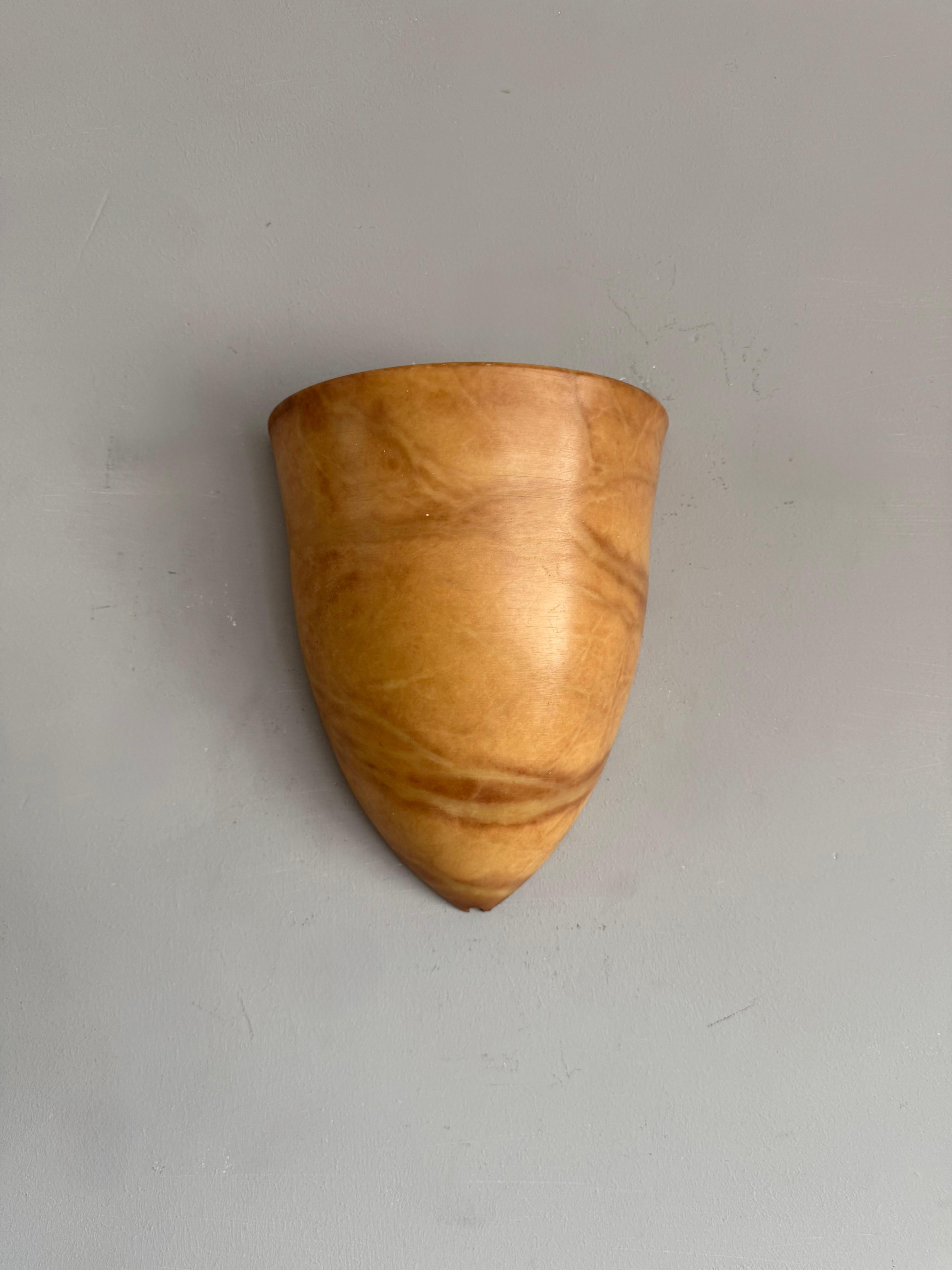Paar Wandleuchter aus Alabaster im Art-Déco-Stil der Jahrhundertmitte, handgefertigte Kokonform im Angebot 8