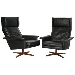 Paire de chaises longues danoises en cuir du milieu du siècle dernier par Komfort designed HW Klein 1960s
