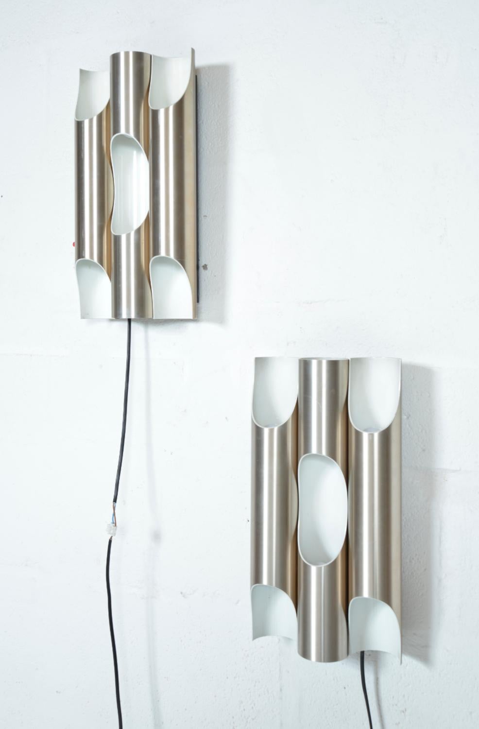 Mid-Century Modern Paire de lampes murales hollandaises Raak Fuga du milieu du siècle 1960 Sconce Space Age Modernist en vente