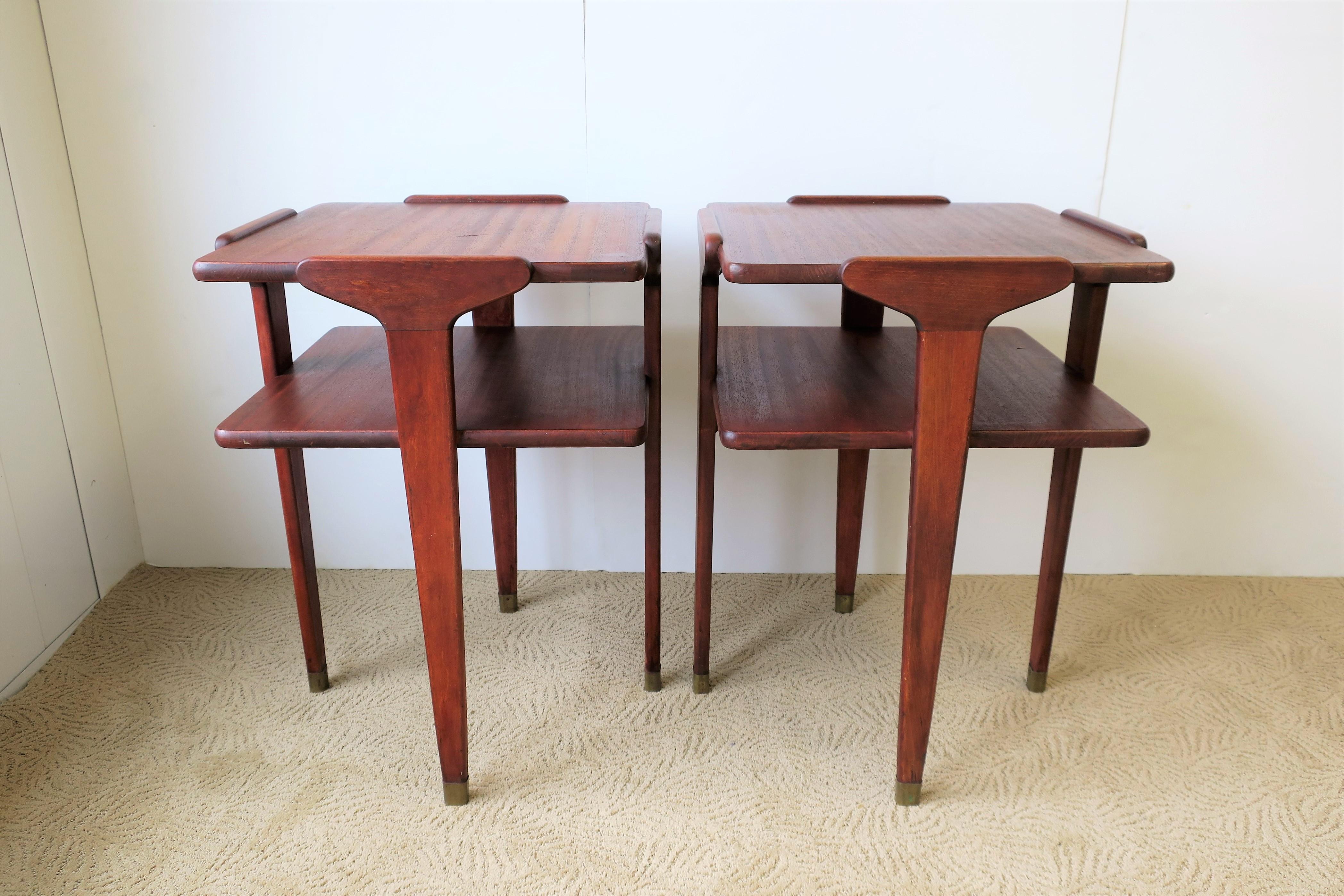 Pair Midcentury End or Night Stand Tables In Good Condition In New York, NY