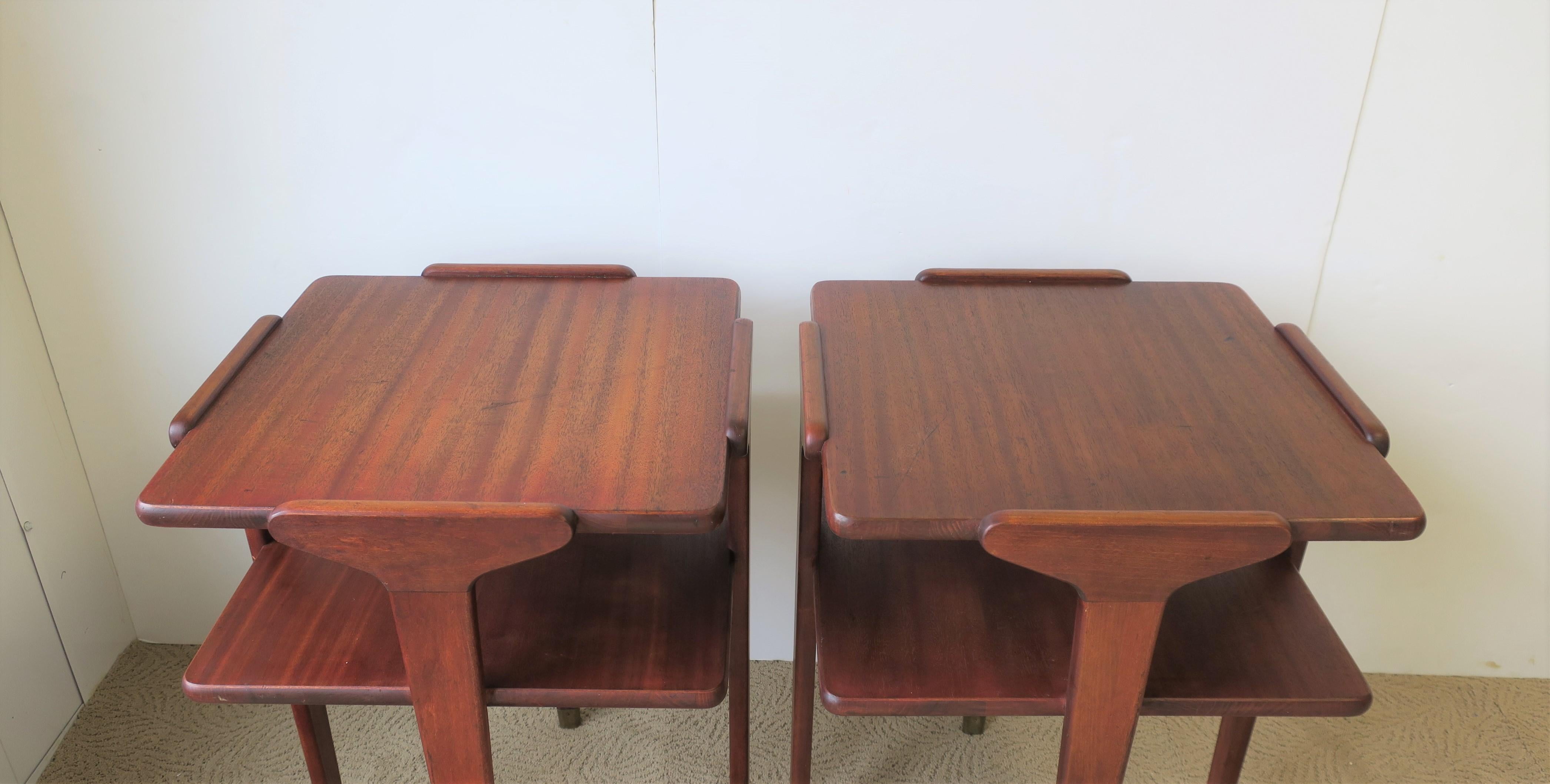 Pair Midcentury End or Night Stand Tables 4