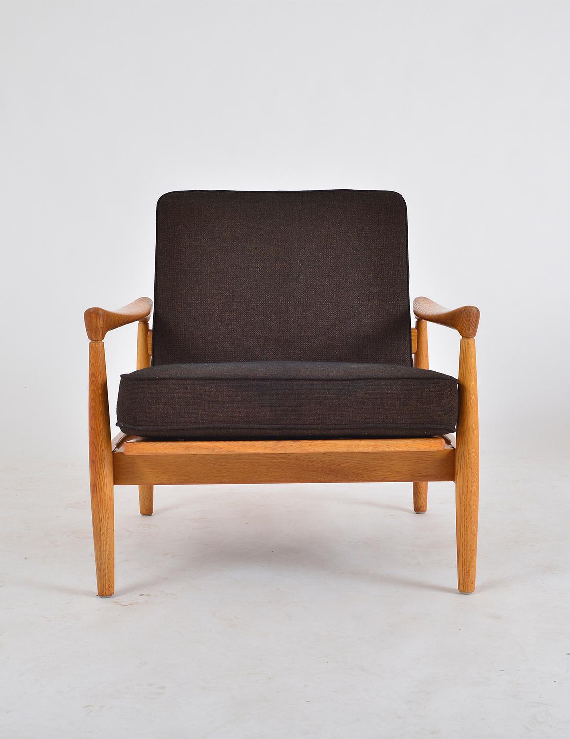 Mid-20th Century Pair of Midcentury Erik Wørts Oak Lounge Chairs for Broderna Andersson, Sweden
