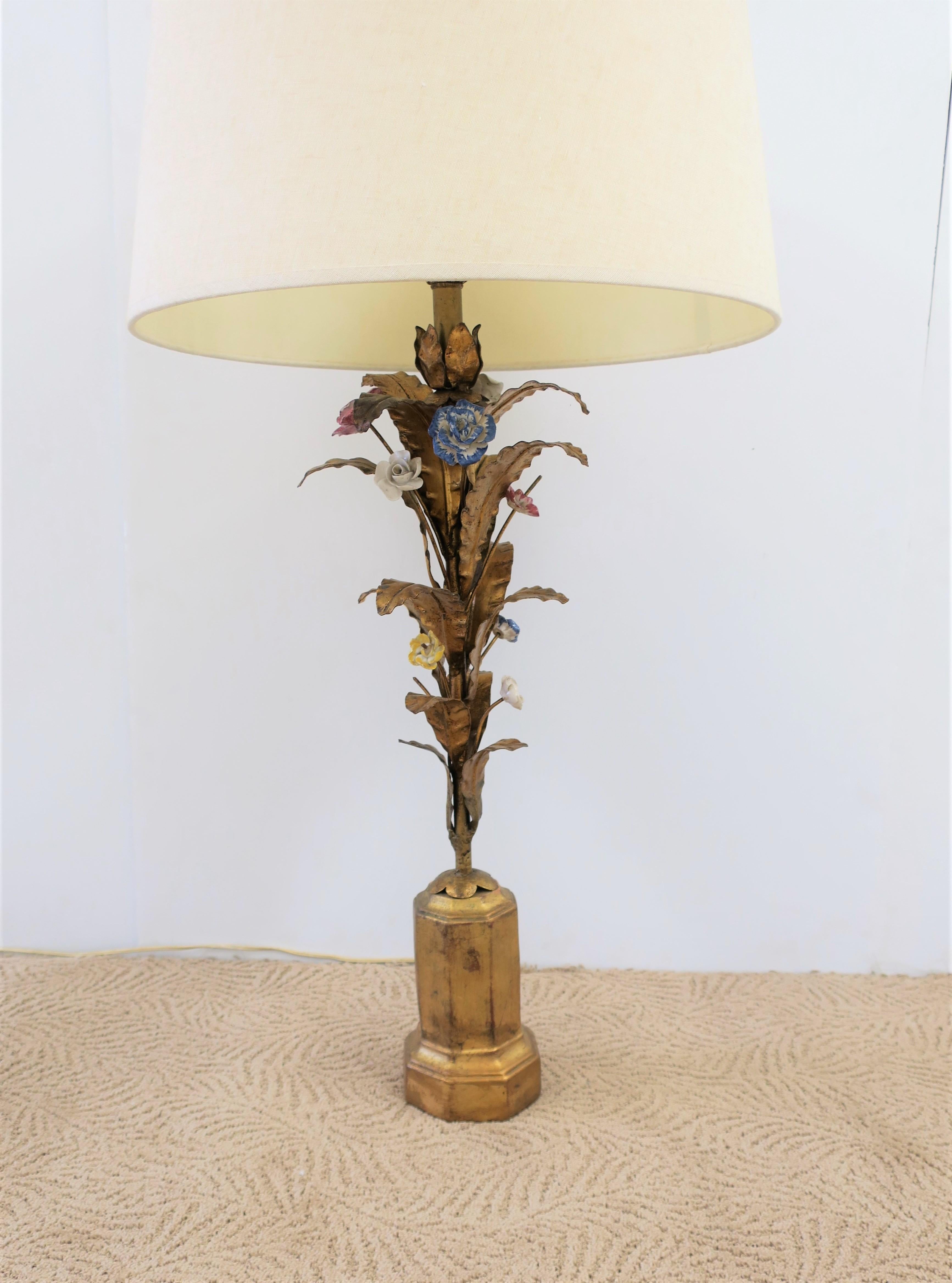 Italian Gold Gilt Tole Table Lamps, Pair For Sale 3