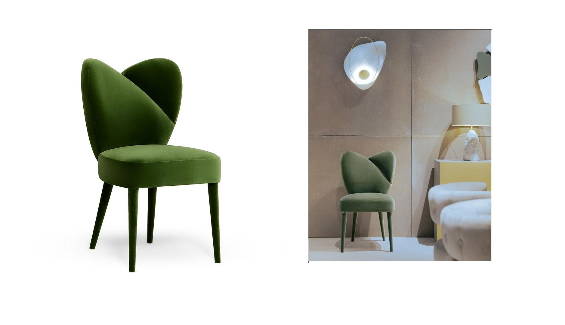 Paar Midcentury Modern Style Dining Chairs Ft. Klare Linien und organische Form (21. Jahrhundert und zeitgenössisch) im Angebot