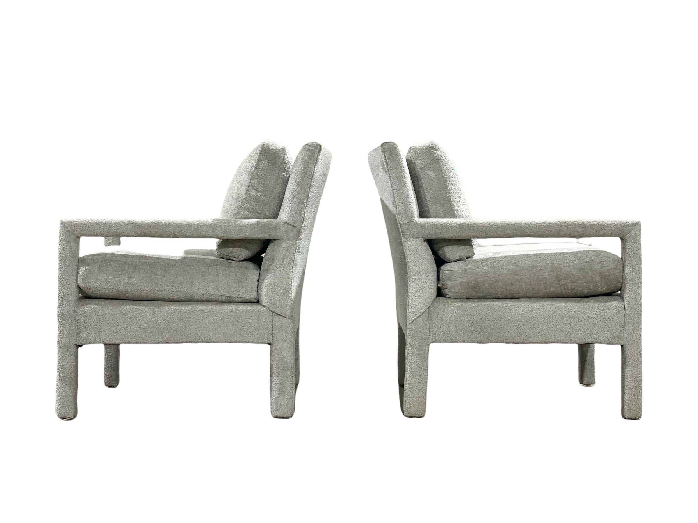 Late 20th Century Pair Midcentury Parsons Style Lounge Chairs by Bernhardt, After Milo Baughman