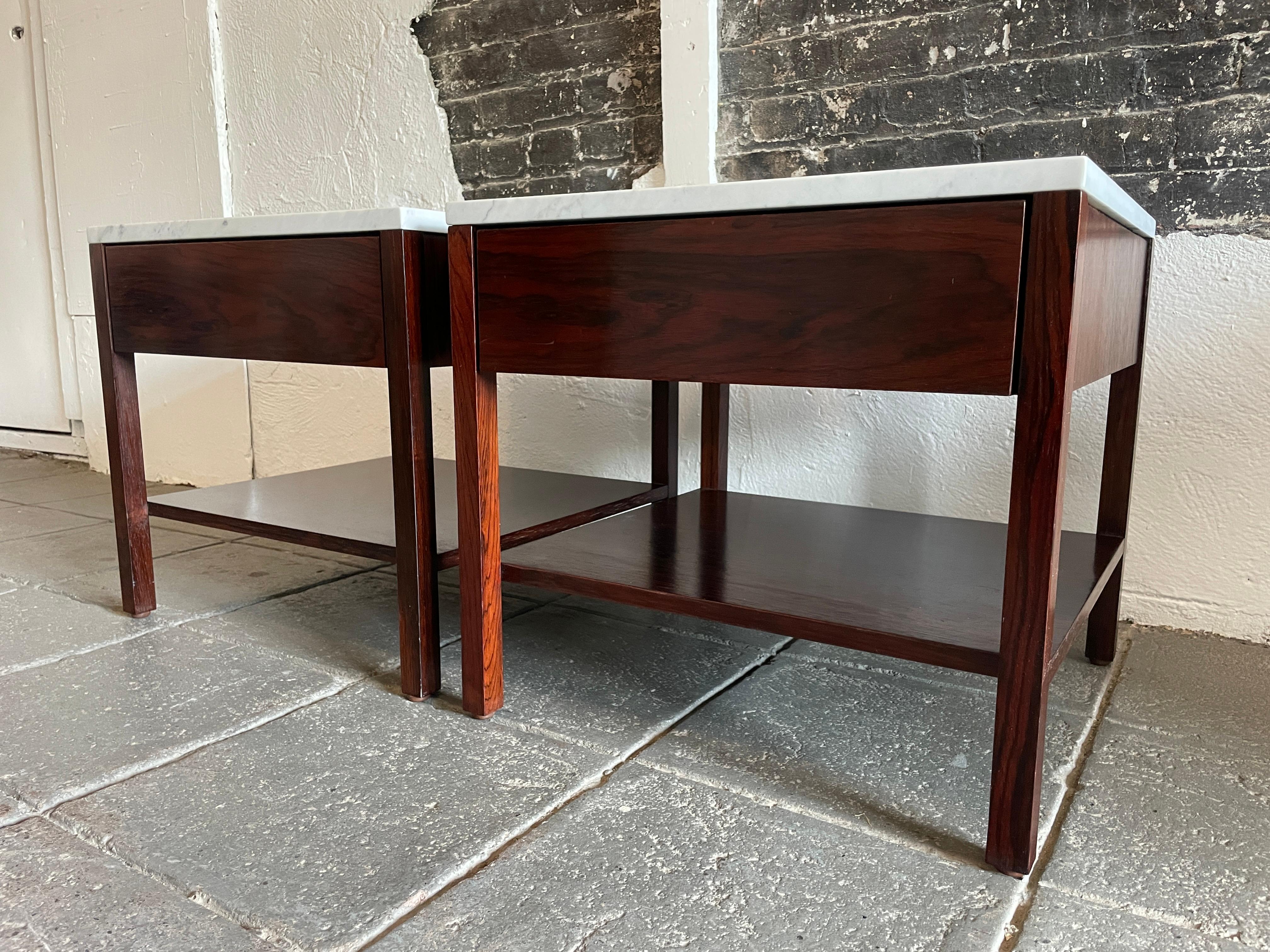 Pair Mid-Century Rosewood with Carrara Marble Top Nightstands by Florence Knoll In Good Condition In BROOKLYN, NY