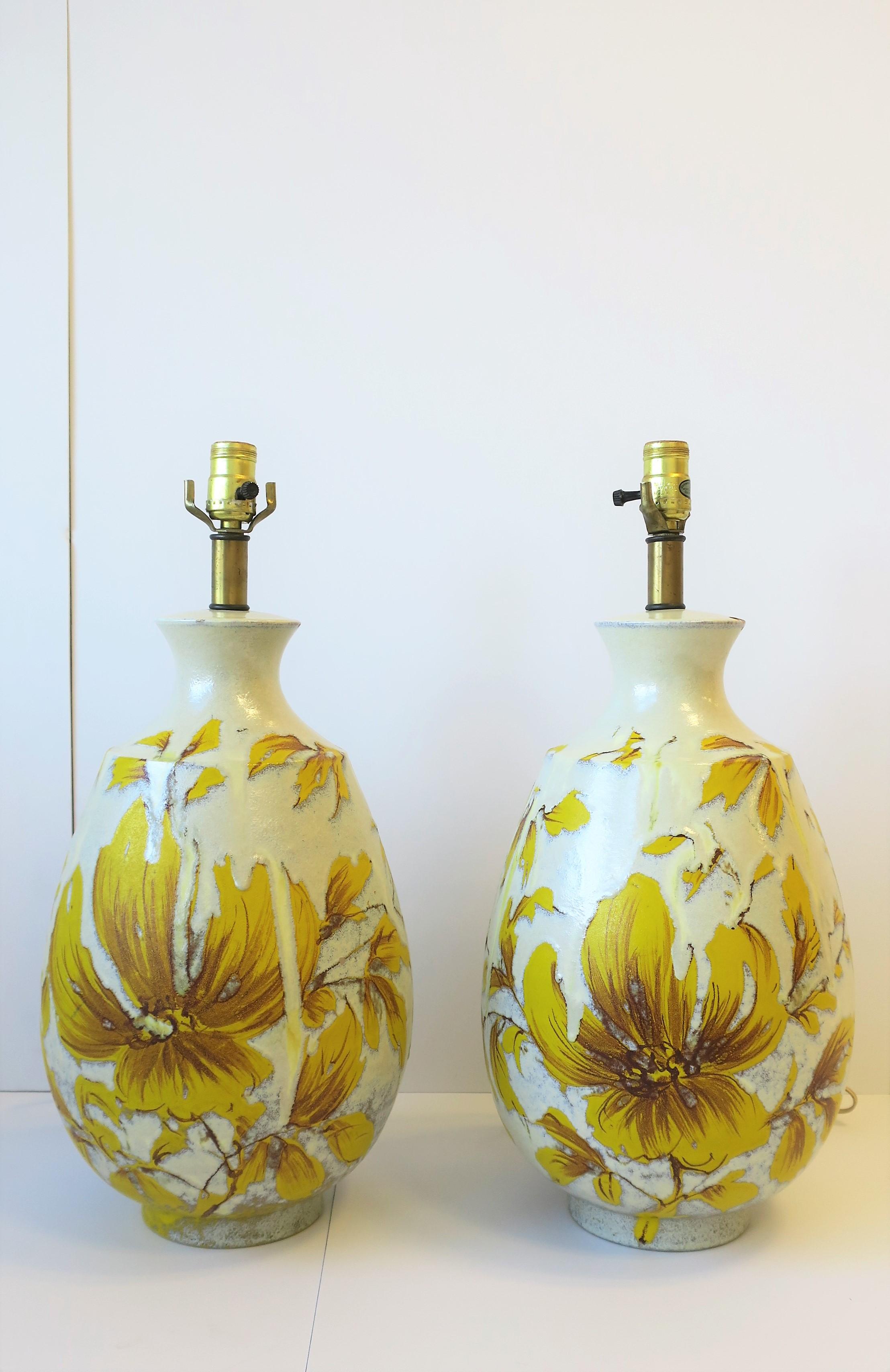 Yellow and White Terracotta Pottery Table Lamps with Flowers, Pair, 1960s In Good Condition In New York, NY