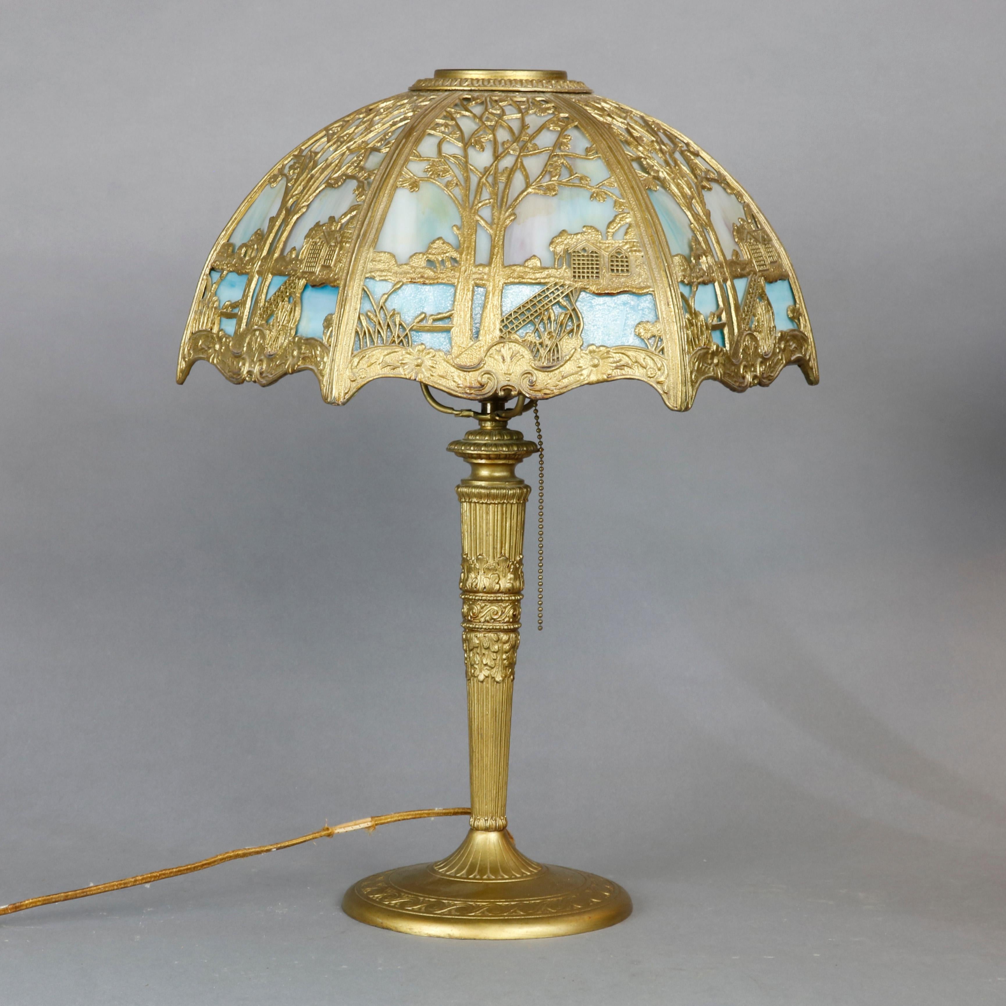 Paire de lampes Miller Glass Co à deux tons:: en verre laitier et métal doré:: pour paysages scéniques 3